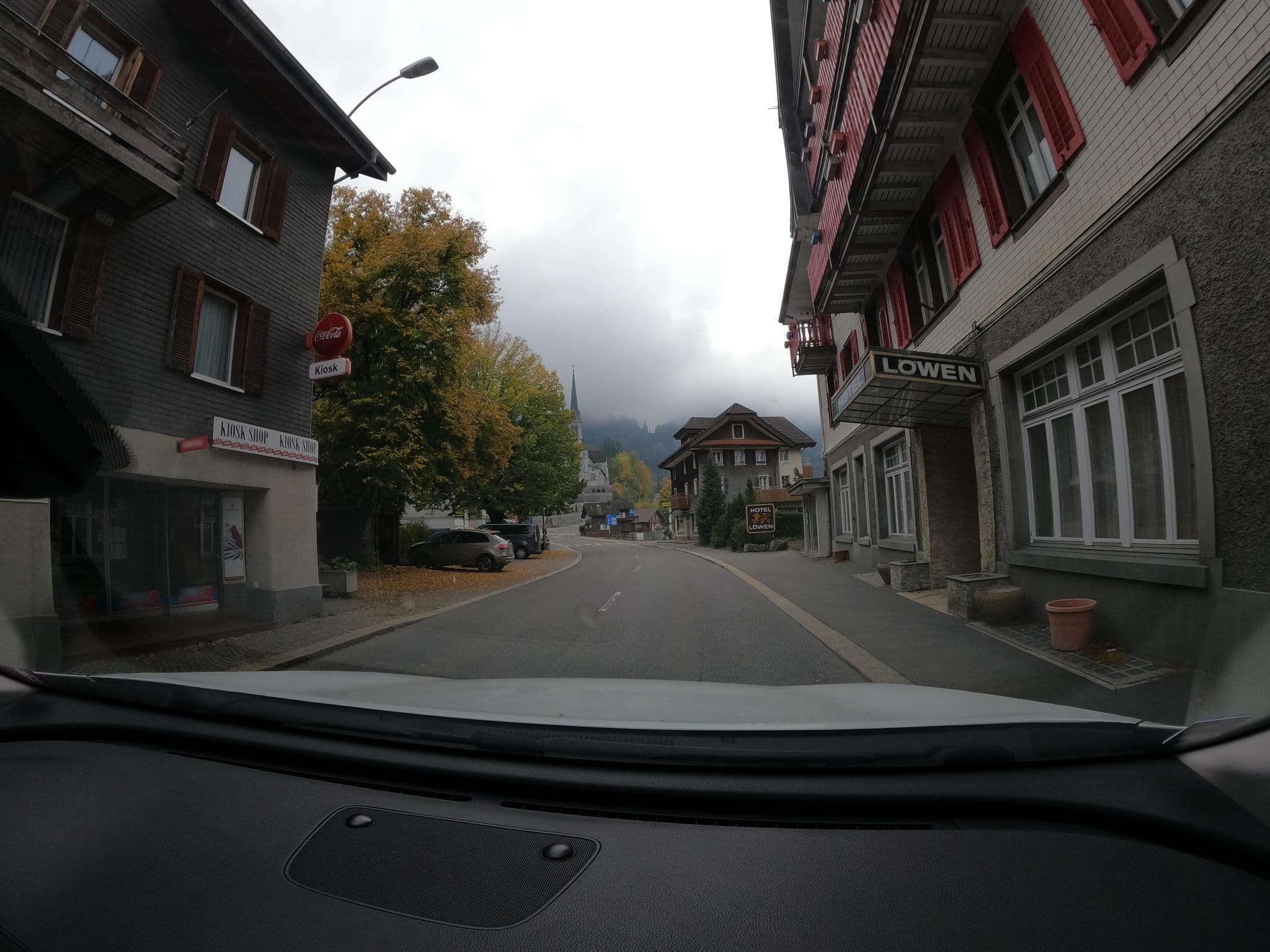 Street view near Lowen Hotel Lungern, Lungern — © alediwi (CC BY-SA · Mapillary)