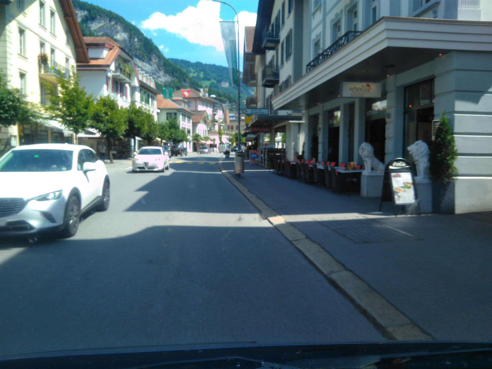 Street view near Hotel Brunner, Meiringen — © mknight (CC BY-SA · Mapillary)