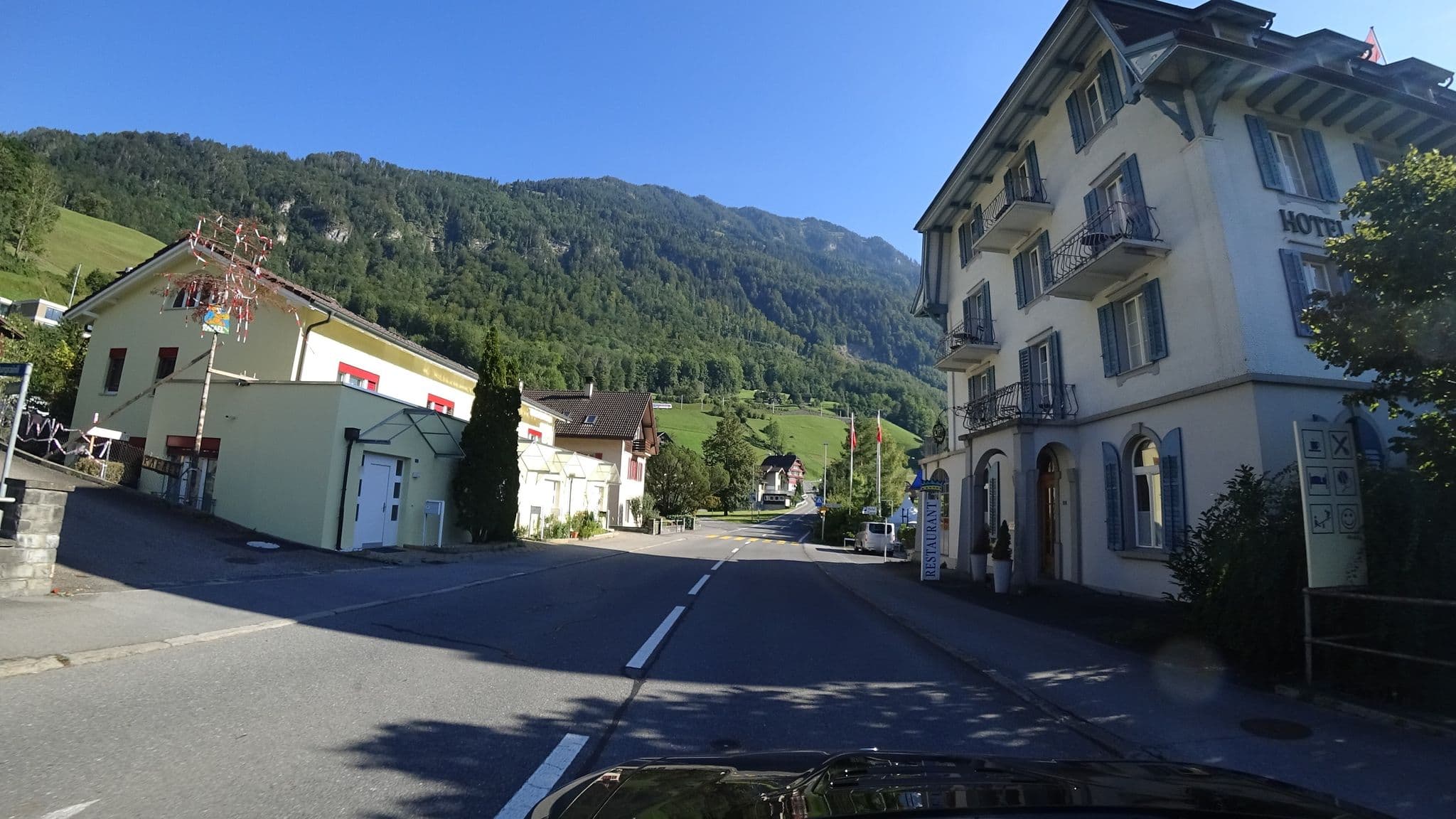 Street view near Hotel Krone Giswil, Giswil — © kino (CC BY-SA · Mapillary)