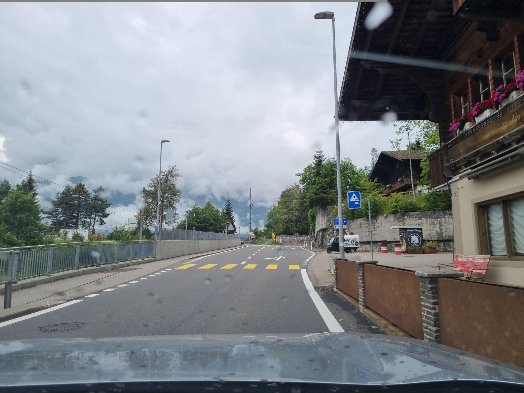 Street view near Hotel Silvana am Bruenigpass, Lungern — © Yha1 (CC BY-SA · Mapillary)