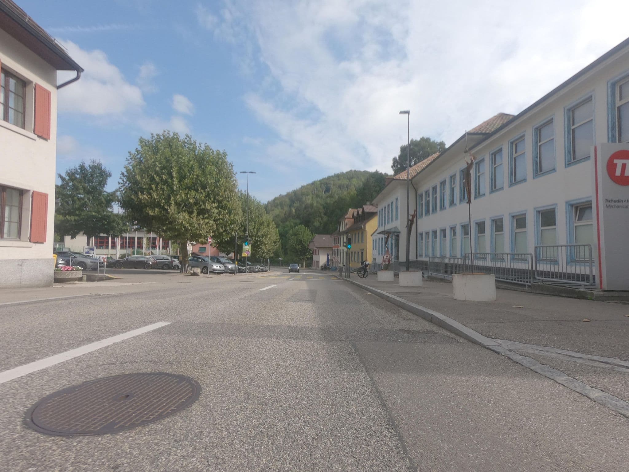 Street view near BVG-Stiftung der Tschudin & Heid AG, Waldenburg — © gp5mutz (CC BY-SA · Mapillary)