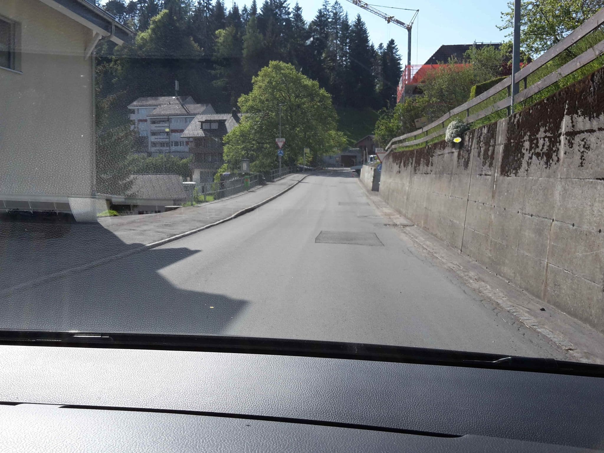 Street view near Niesenblick, Hilterfingen — © biobuur (CC BY-SA · Mapillary)