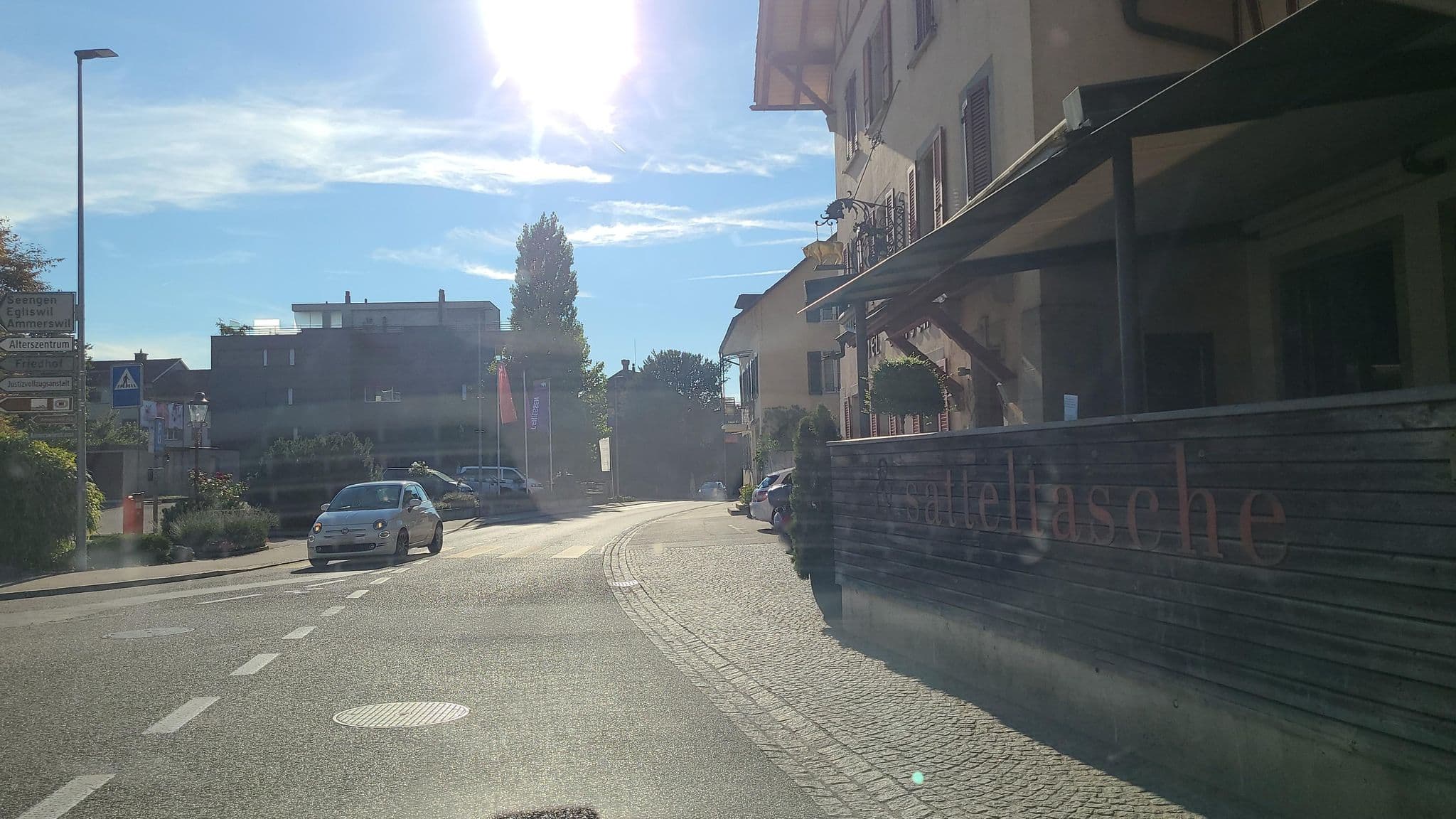 Street view near Hotel Restaurant Ochsen, Lenzburg — © chrisbeddow (CC BY-SA · Mapillary)