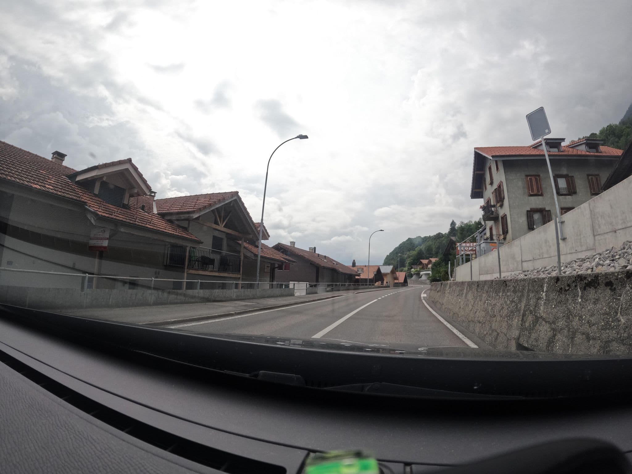 Street view near Schwizi's Holiday Apartment Niederried, Ringgenberg — © vinisa (CC BY-SA · Mapillary)