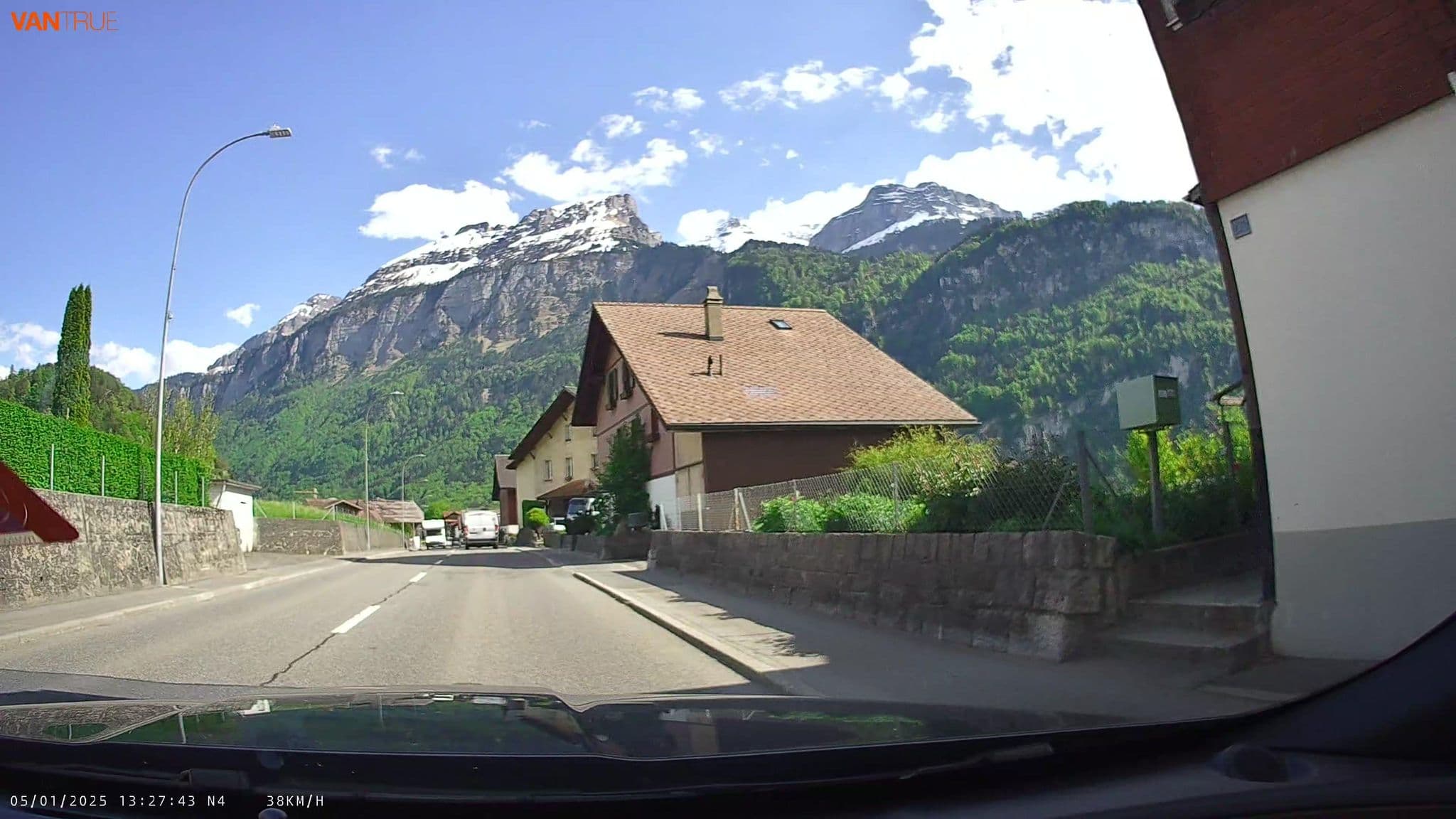 Street view near Ferienwohnung Gafner, Brienz — © fcignat (CC BY-SA · Mapillary)