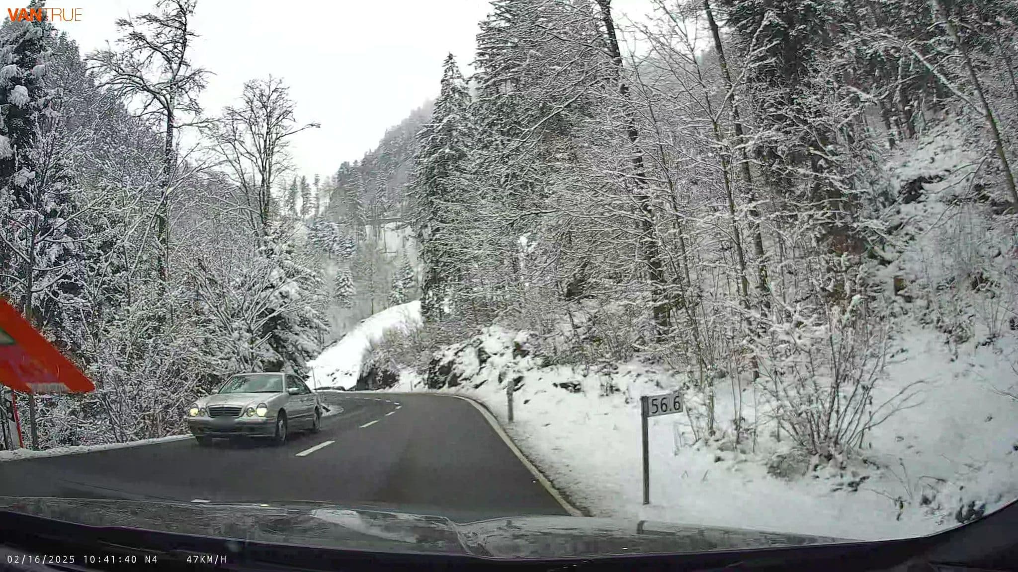 Street view near Haus St Josef, Lungern — © fcignat (CC BY-SA · Mapillary)