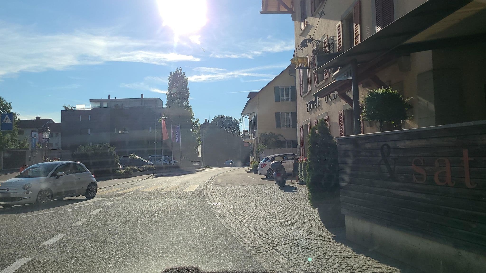 Street view near OCHSEN LODGE by Ochsen Lenzburg, Lenzburg — © chrisbeddow (CC BY-SA · Mapillary)