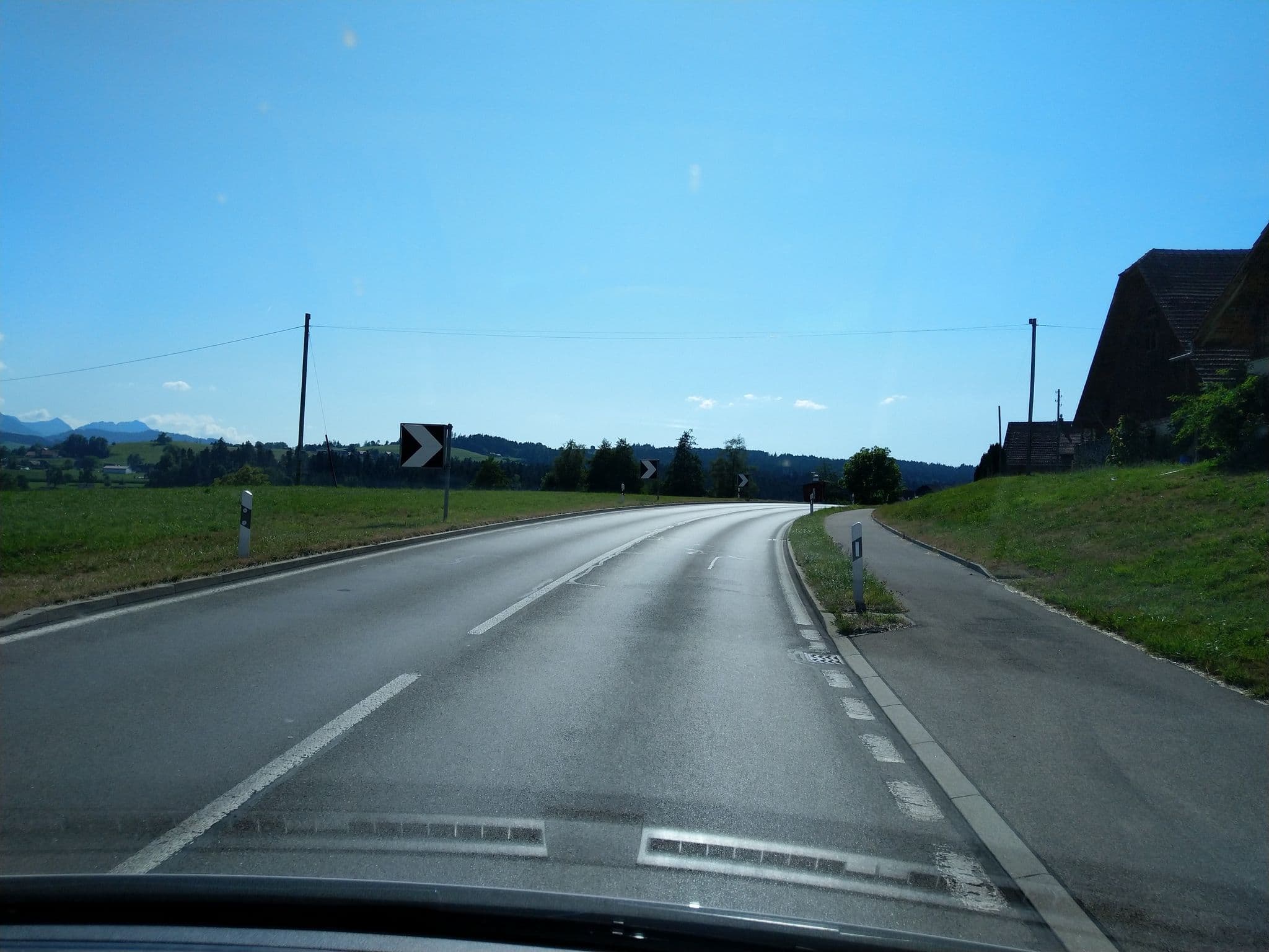 Street view near Litzhuet, Malters — © 100sassa (CC BY-SA · Mapillary)