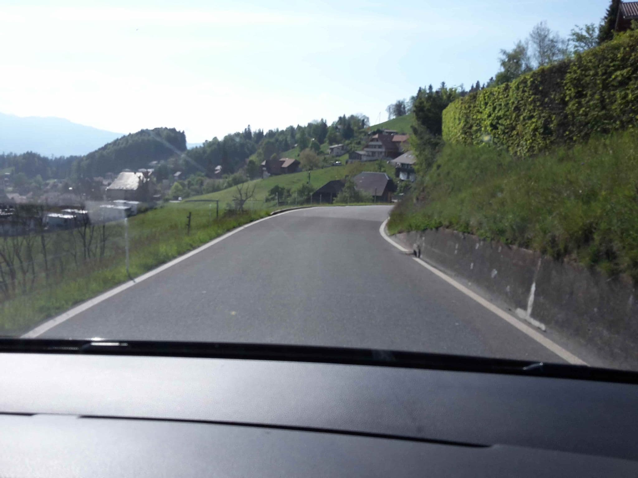 Street view near Beutler Martin, Hilterfingen — © biobuur (CC BY-SA · Mapillary)
