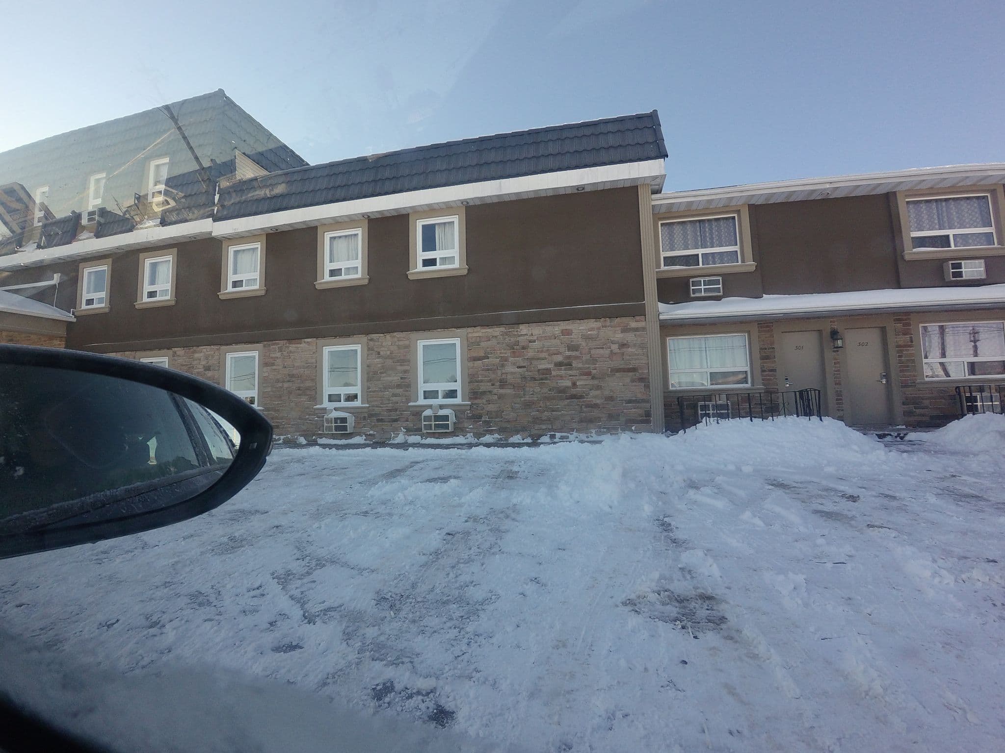 Street view near Days Inn, Uptown Fredericton — © hshearer (CC BY-SA · Mapillary)