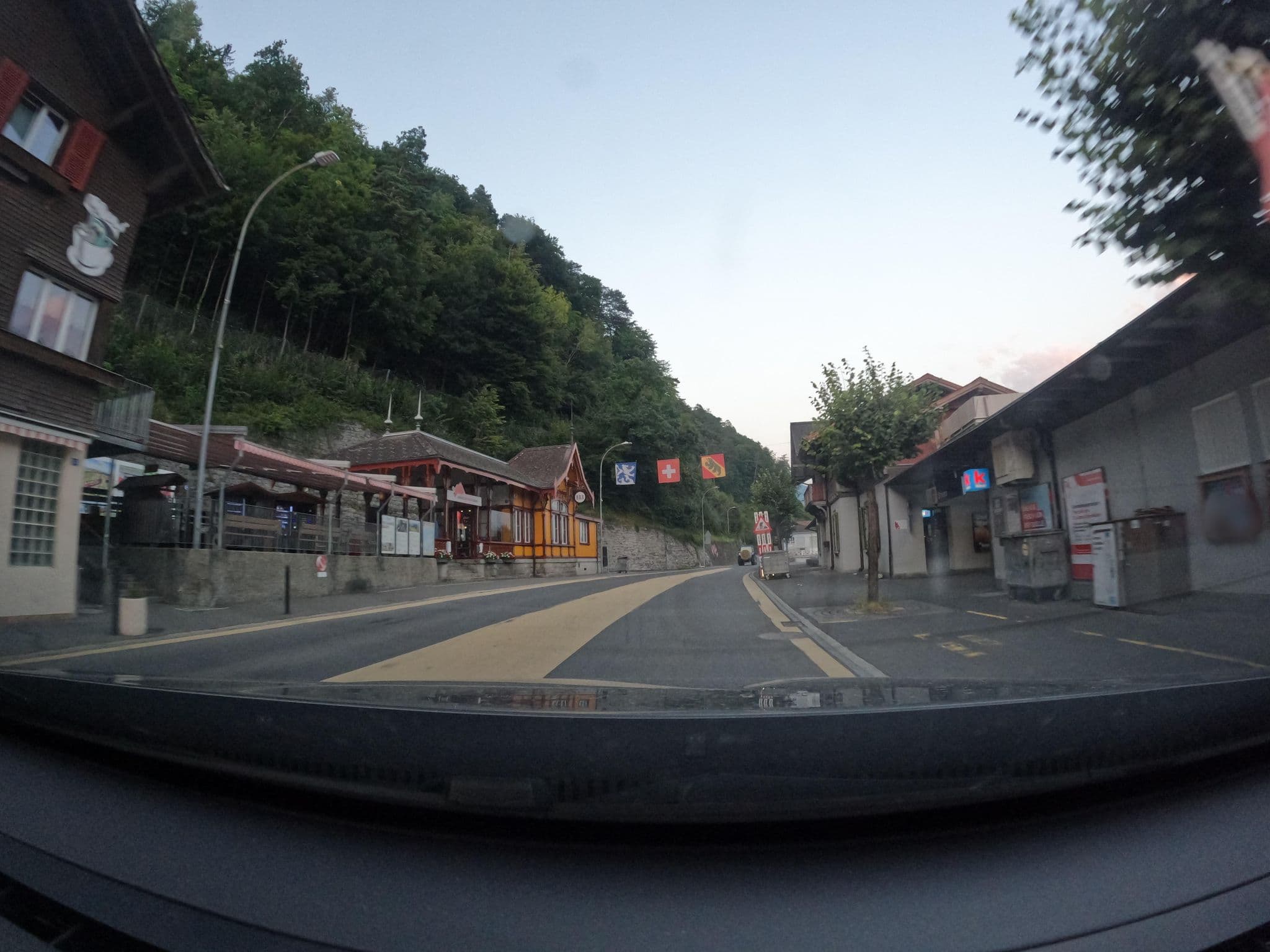 Street view near Hotel Rothorn Kulm, Brienz — © vinisa (CC BY-SA · Mapillary)