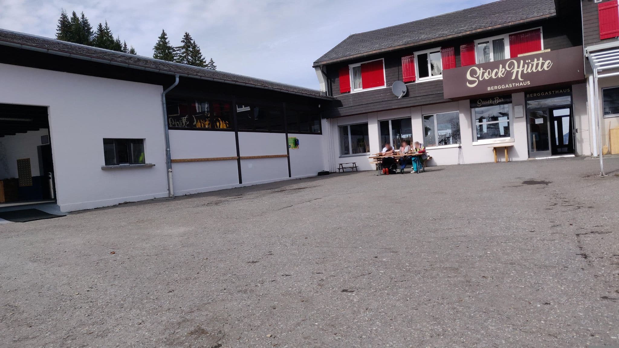 Street view near Klewenalp/ Stockhütte, Emmetten — © Yha1 (CC BY-SA · Mapillary)