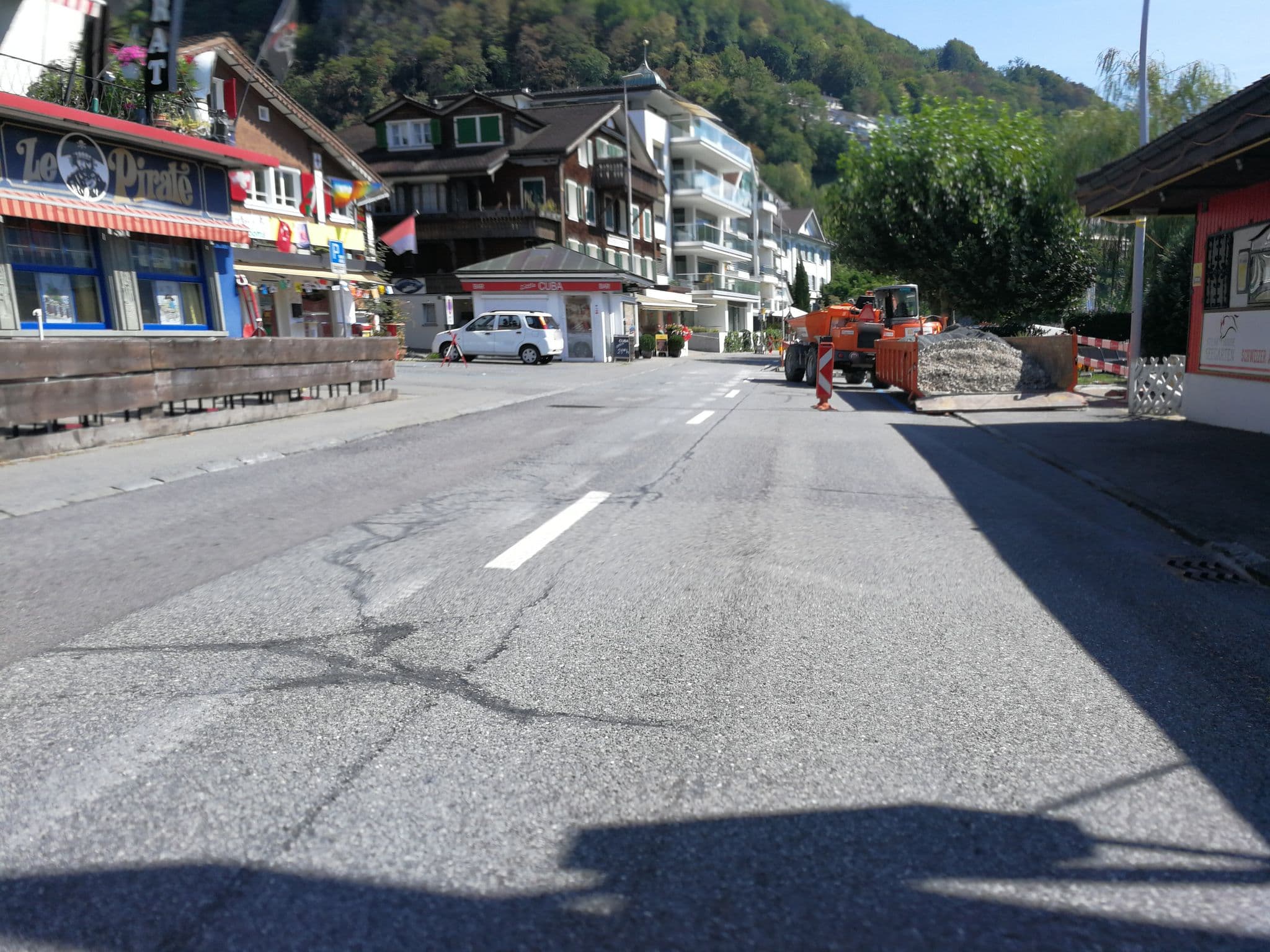 Street view near Color Dream Rooms in Gersau, Gersau — © barbe45 (CC BY-SA · Mapillary)