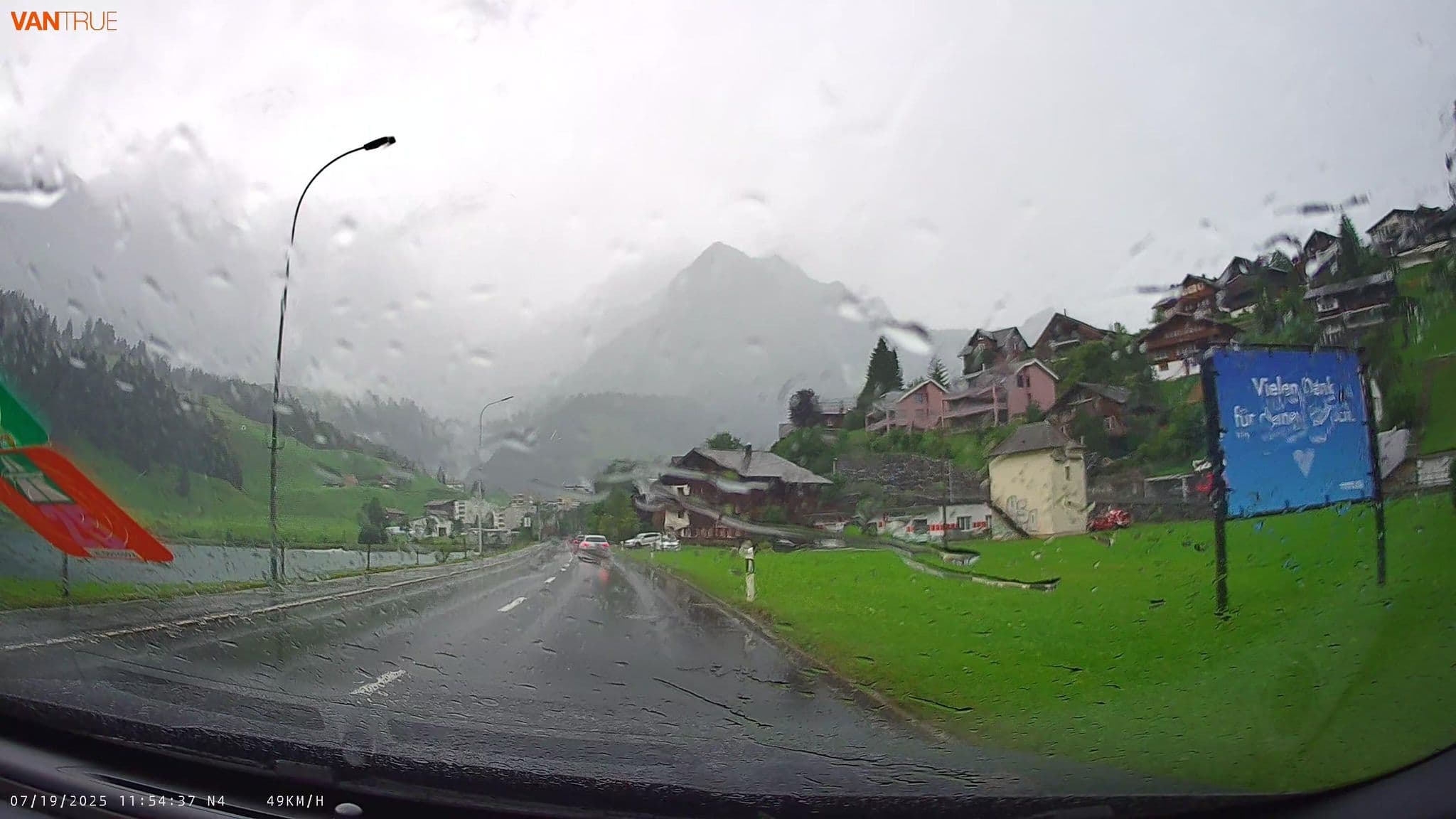 Street view near Chalet Espen, Engelberg — © fcignat (CC BY-SA · Mapillary)
