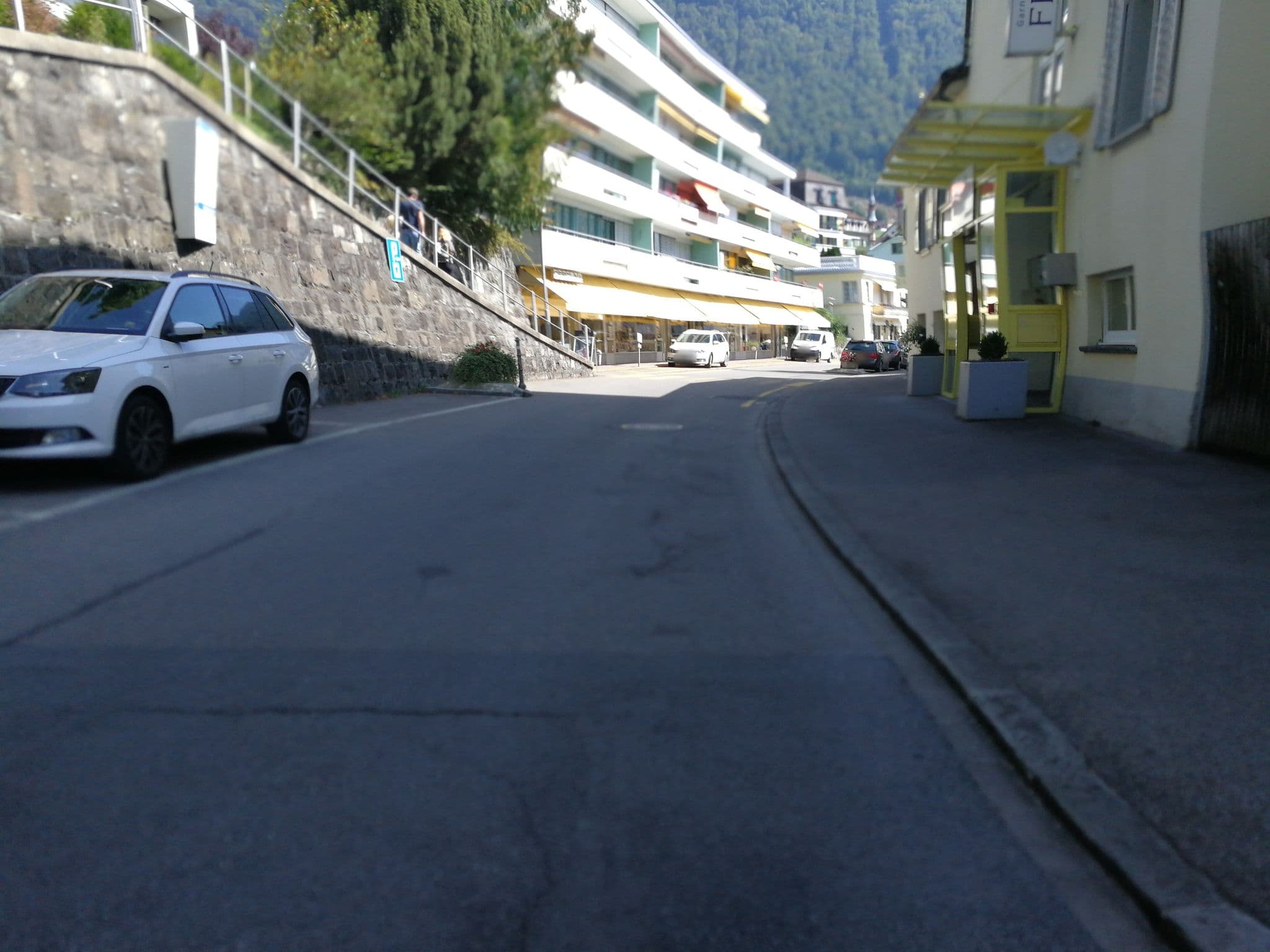 Street view near Garni-Hotel Frohburg - Beau Rivage Collection, Weggis — © barbe45 (CC BY-SA · Mapillary)