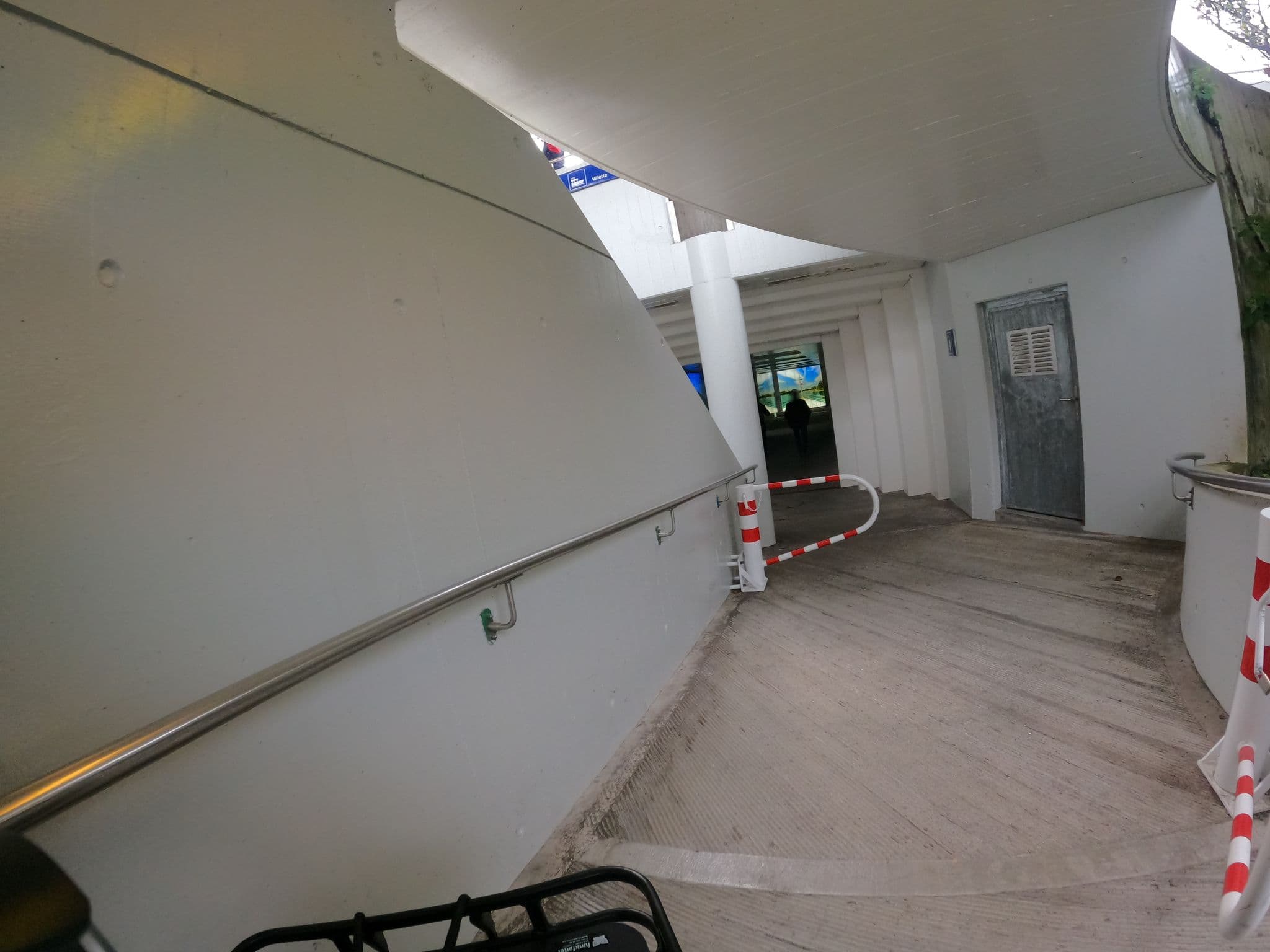 Street view near Hotel Restaurant Bahnhof, Cham — © blubberblubb (CC BY-SA · Mapillary)