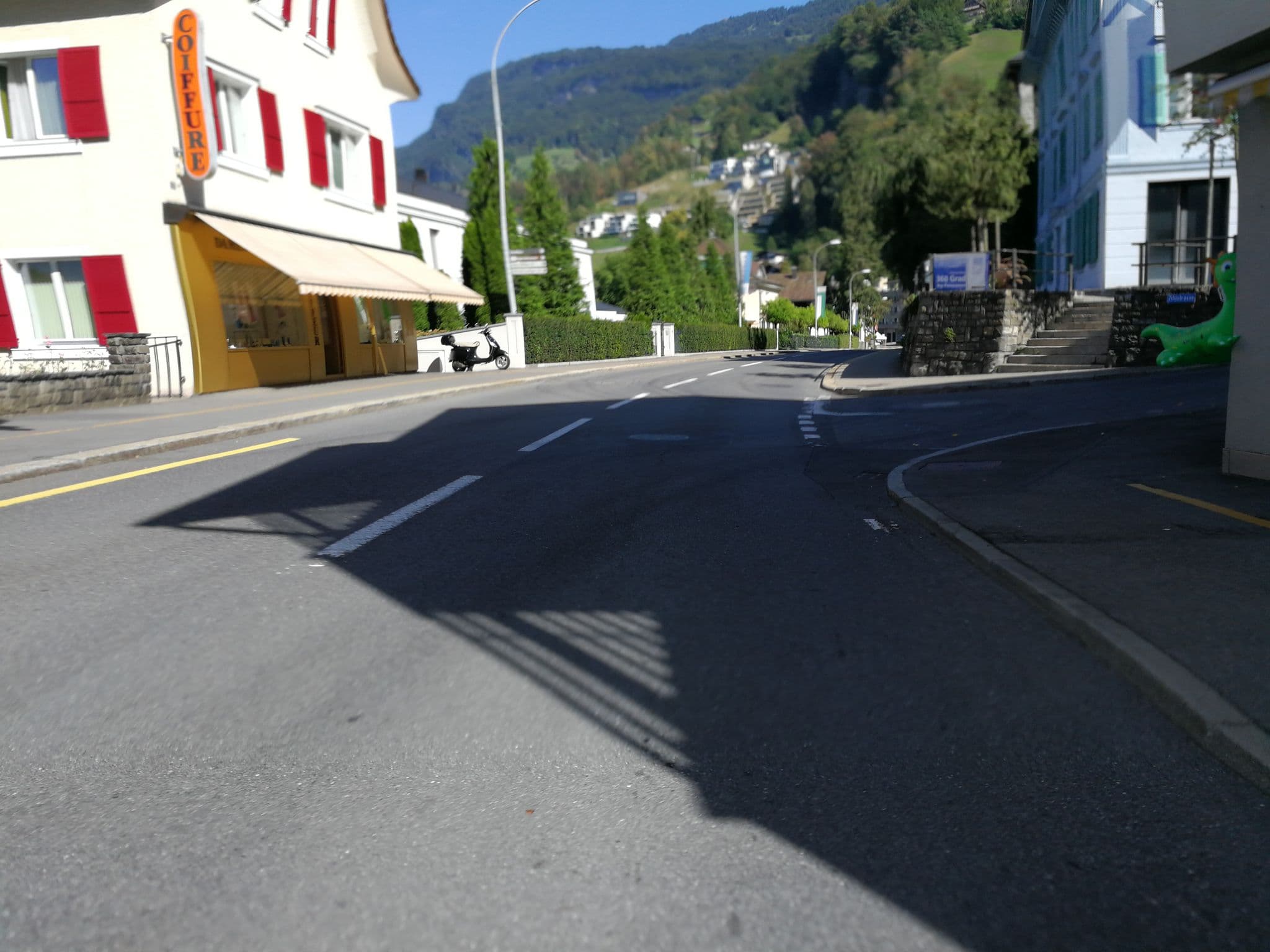 Street view near Park Hotel Vitznau AG, Vitznau — © barbe45 (CC BY-SA · Mapillary)