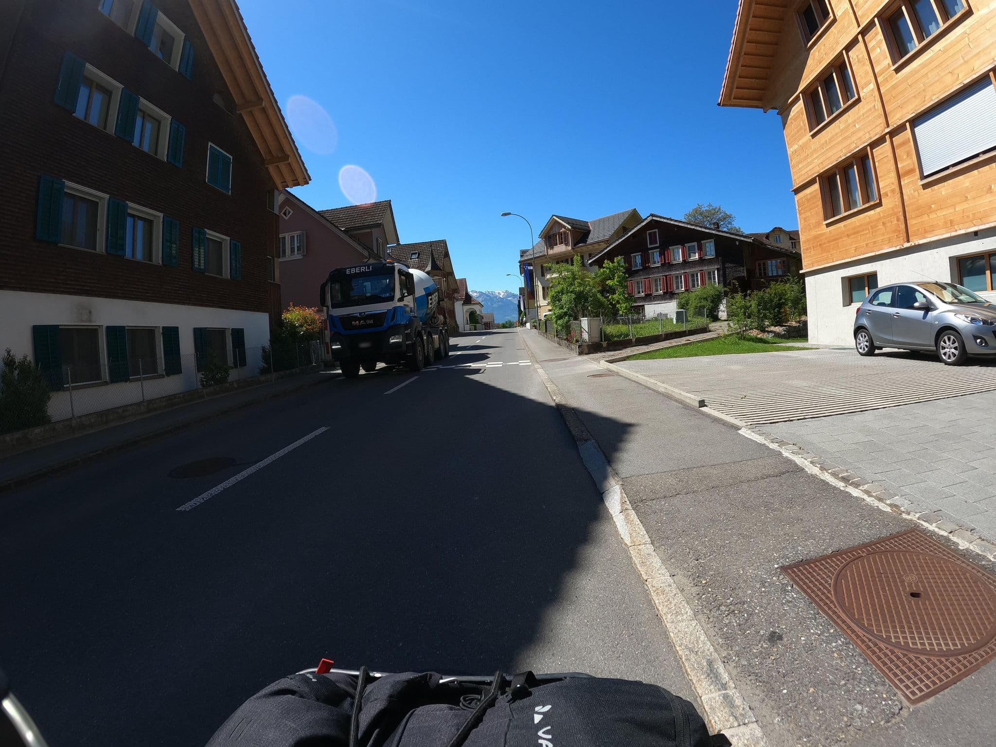Street view near Hotel Alpenrösli, Alpnach — © blubberblubb (CC BY-SA · Mapillary)