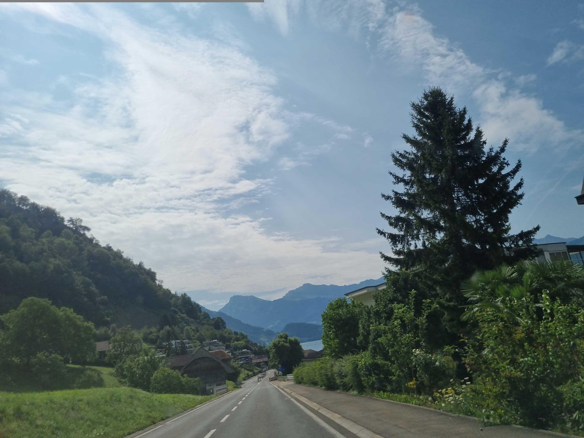Street view near Hermitage Luzern, Weggis — © Yha1 (CC BY-SA · Mapillary)