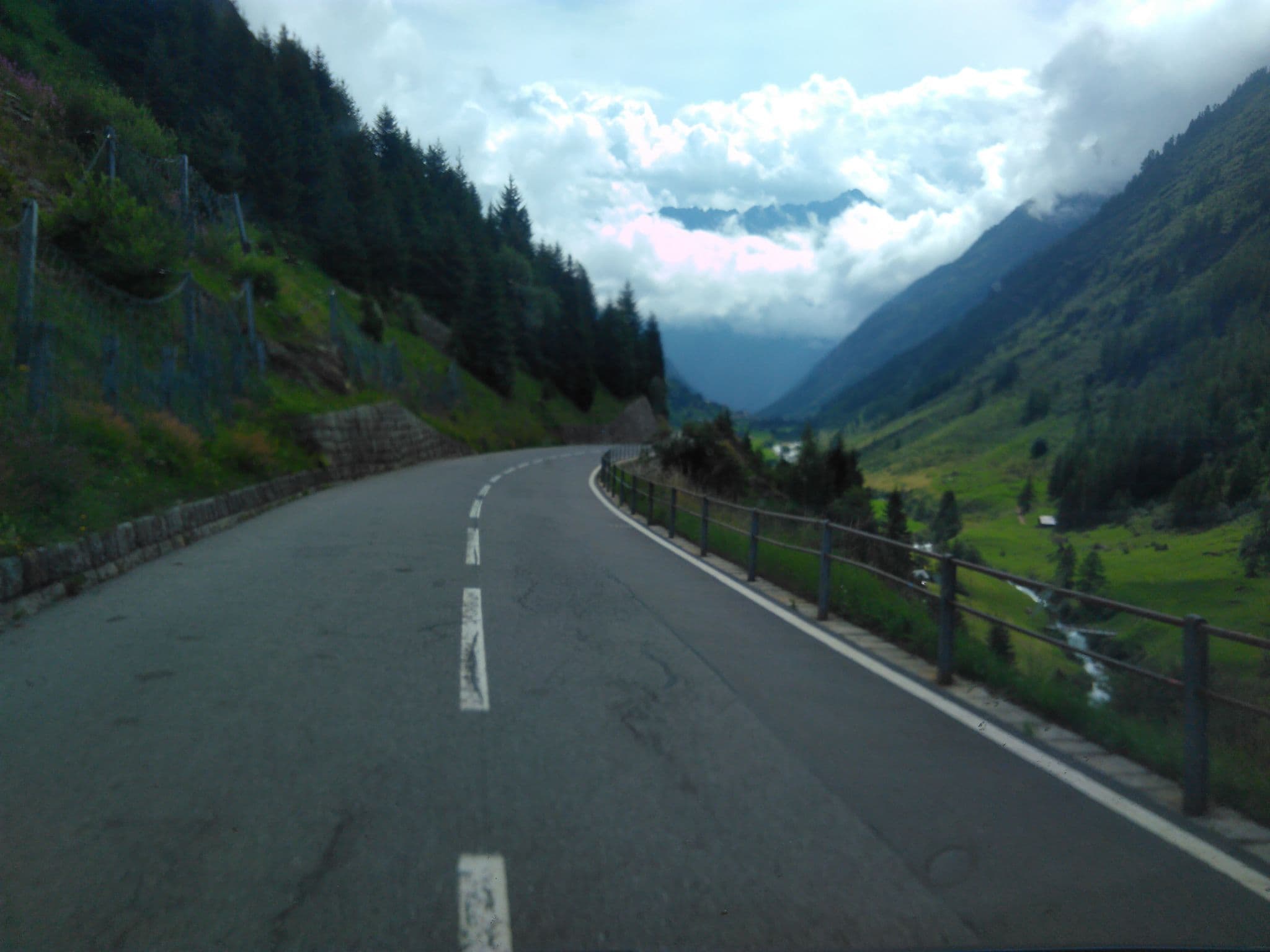 Street view near Hotel Edelweiss, Andermatt — © mknight (CC BY-SA · Mapillary)
