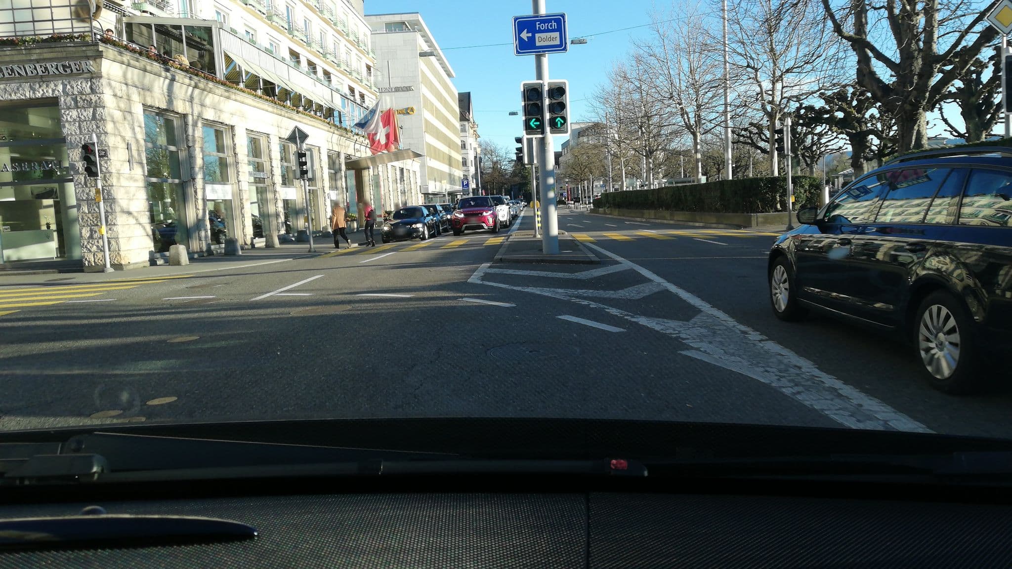 Street view near Steigenberger Hotel Bellerive au Lac, Zürich — © sunflower (CC BY-SA · Mapillary)