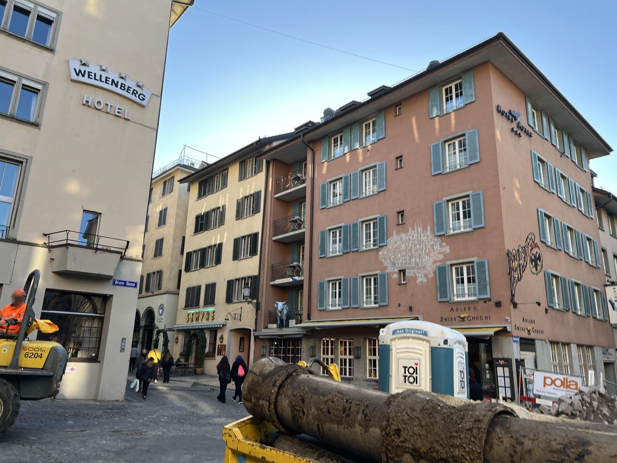 Street view near Hotelbookingpro.Com, Zürich (Kreis 1) / Rathaus — © duncanzauss (CC BY-SA · Mapillary)