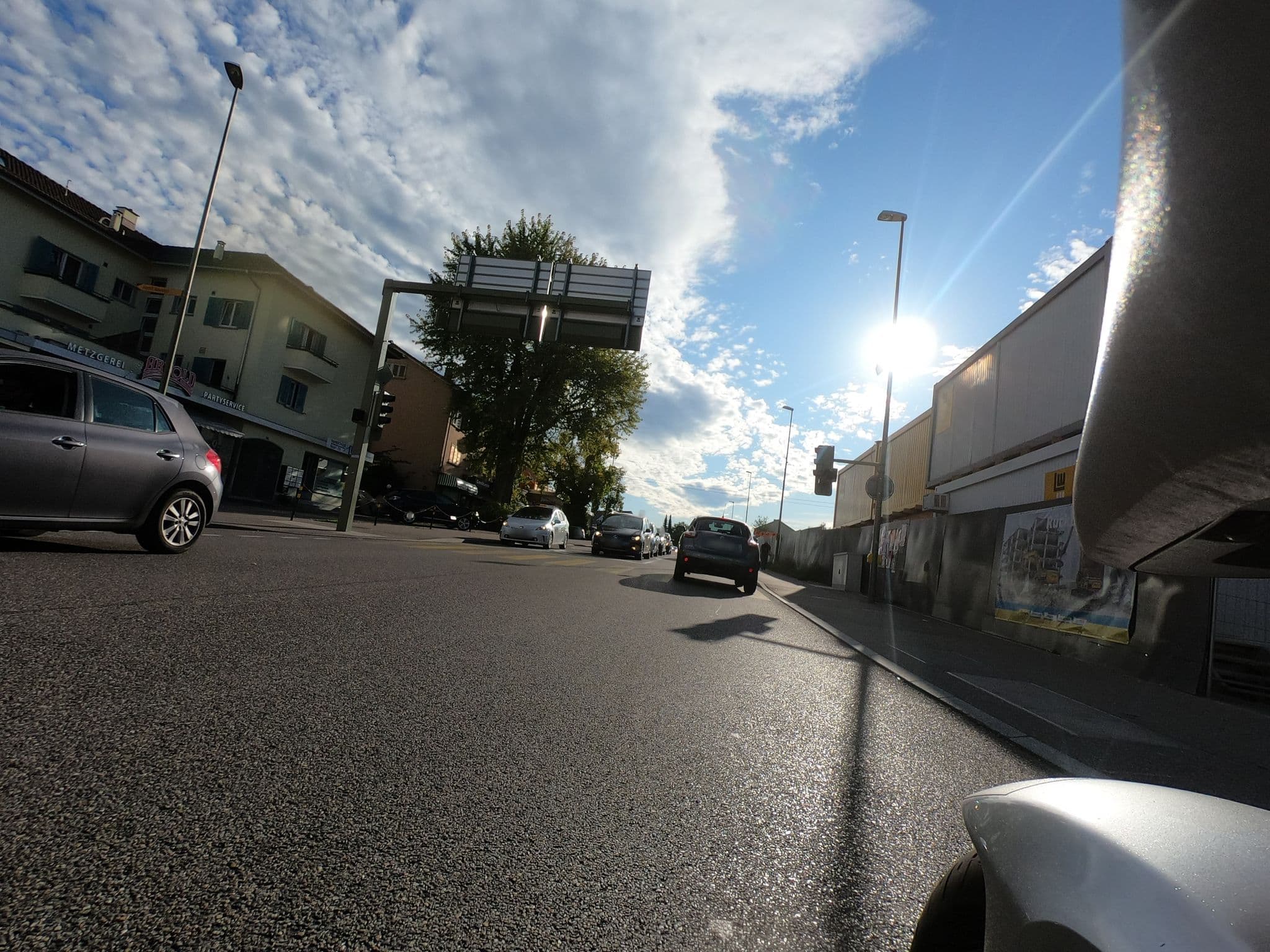 Street view near Bahnhof Glattbrugg Hotel Opfikon, Glattbrugg — © schnitzelwagen (CC BY-SA · Mapillary)