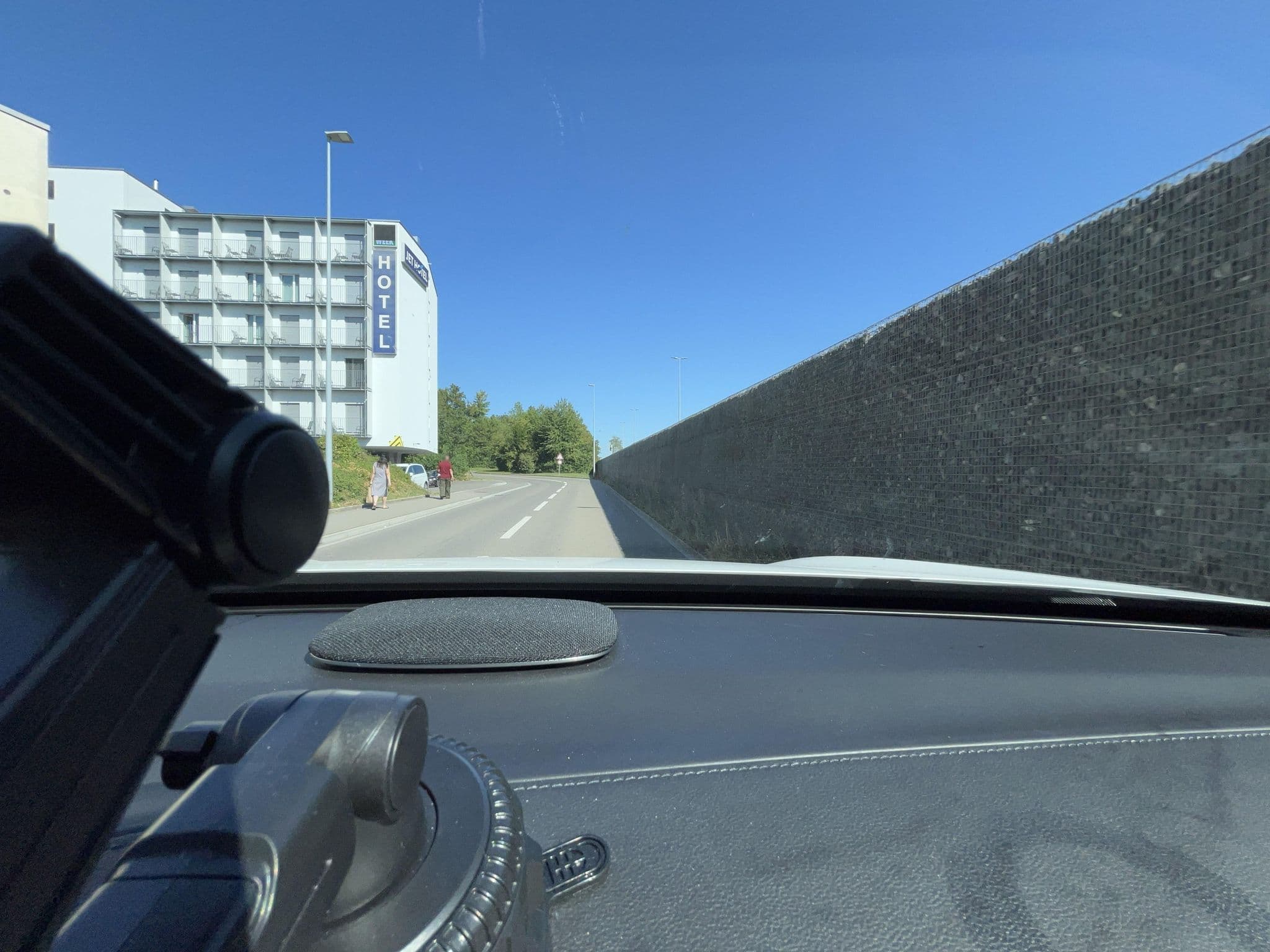 Street view near Jet Hotel Zurich Airport, Rümlang — © lin_wang (CC BY-SA · Mapillary)