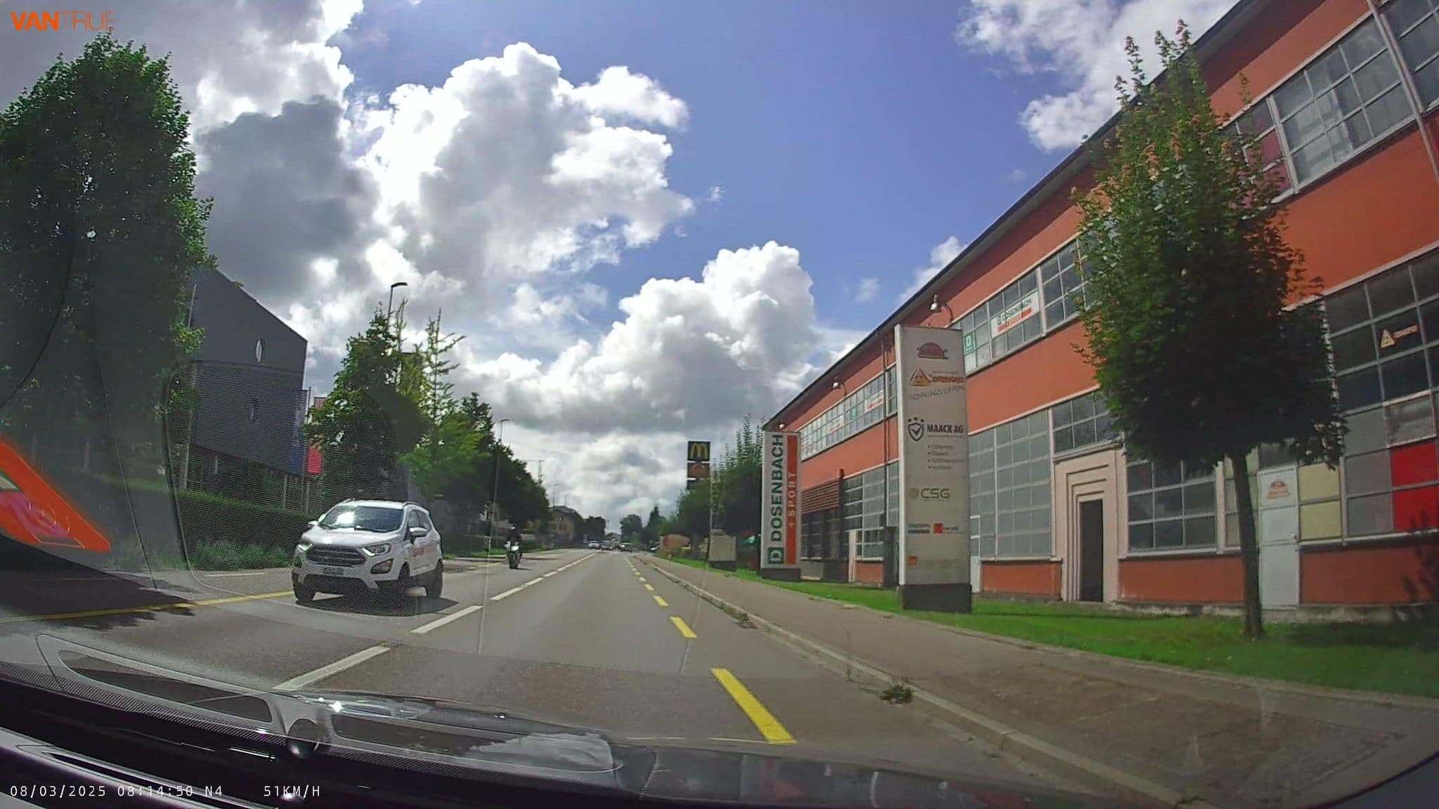 Street view near Residenz Hekate - Kristall, Dättwil — © fcignat (CC BY-SA · Mapillary)