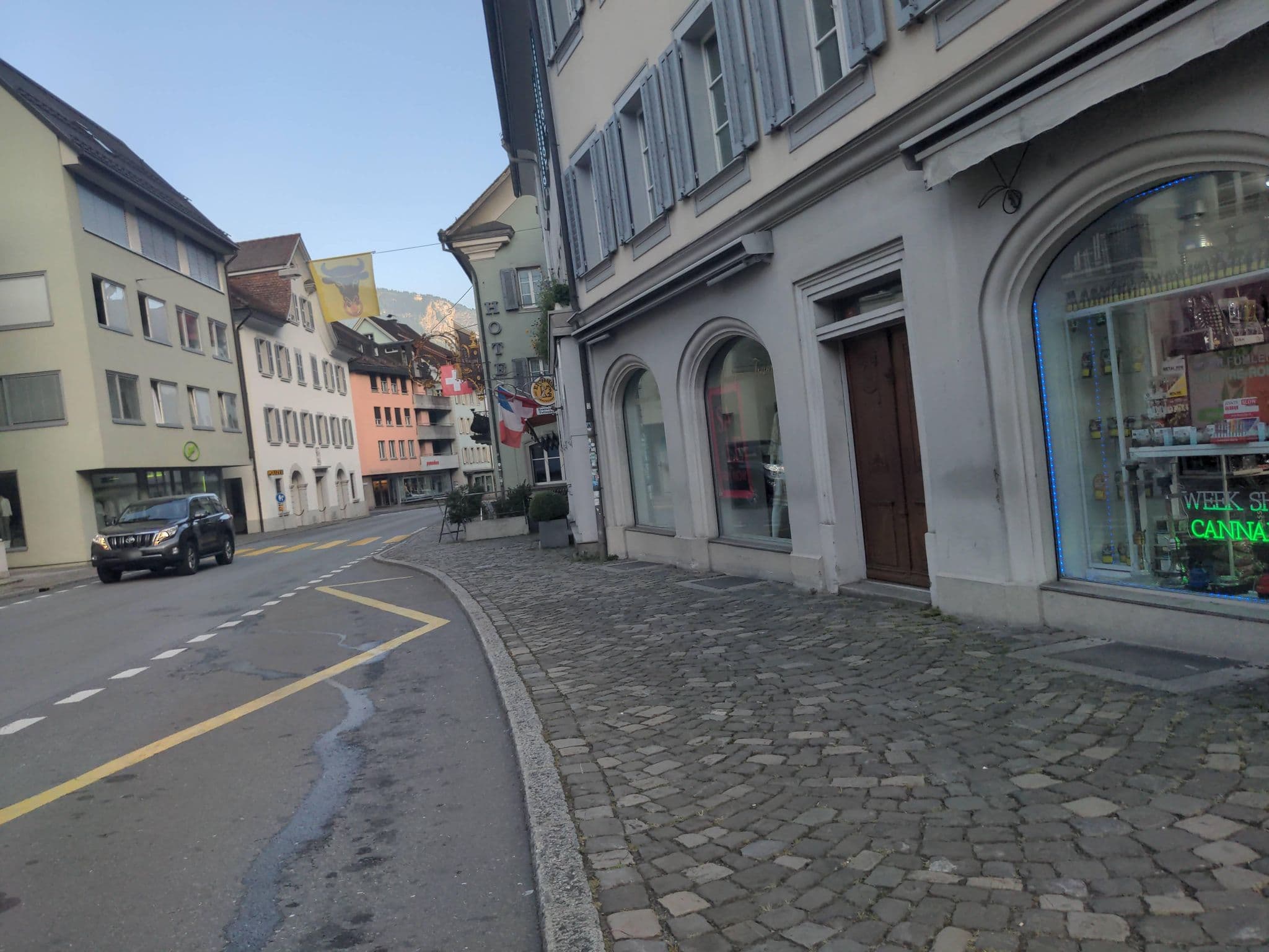 Street view near Zum Schwarzen Löwen, Altdorf — © danieljenett (CC BY-SA · Mapillary)
