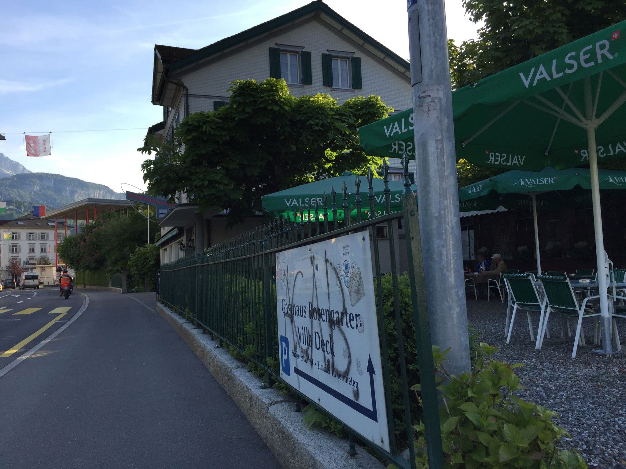 Street view near Hotel-Restaurant Rosengarten, Ingenbohl — © trac71 (CC BY-SA · Mapillary)