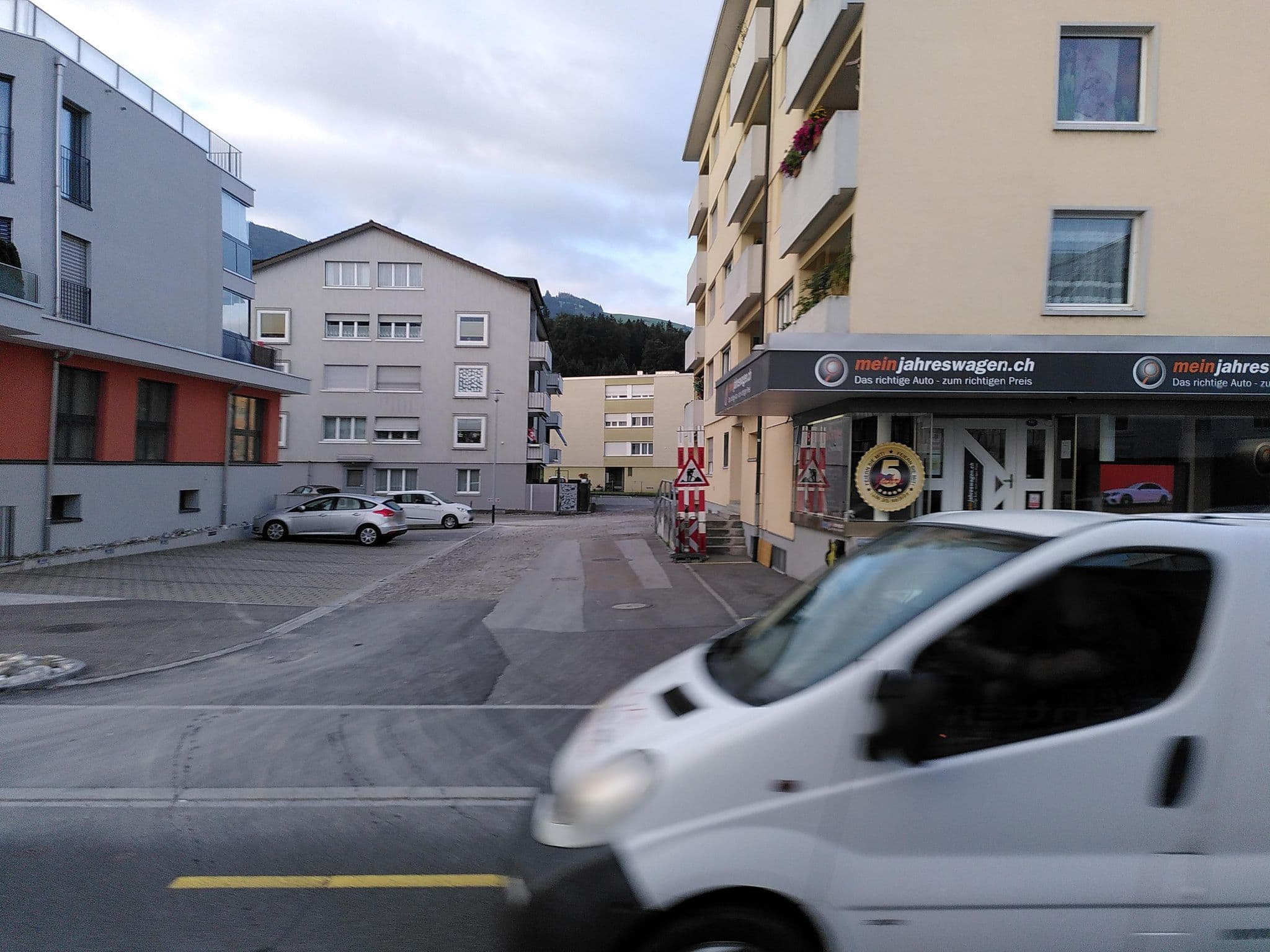 Street view near Mrs. Ursula Weber, Freienbach — © lto (CC BY-SA · Mapillary)