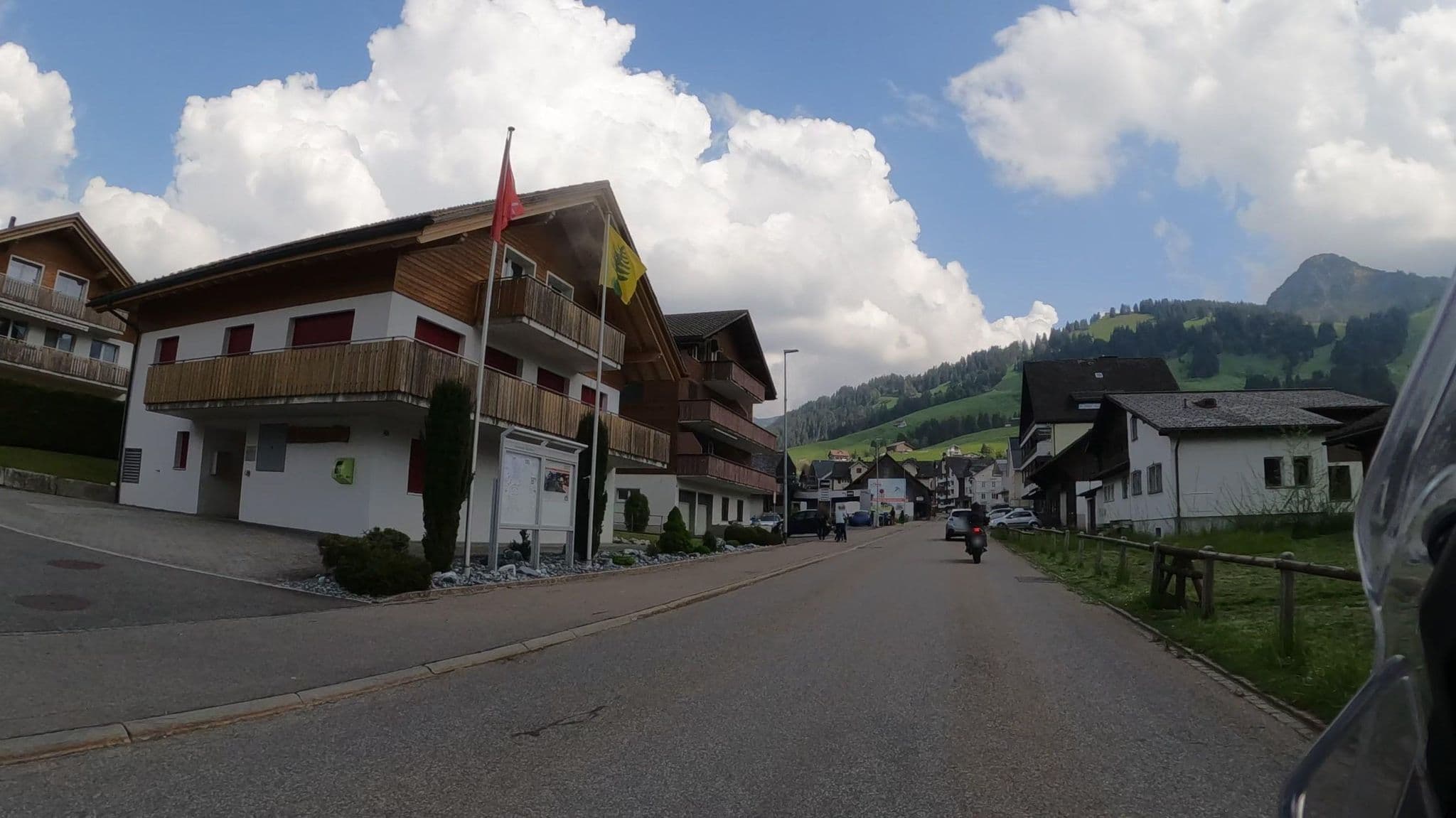 Street view near Gemeindeverwaltung Oberiberg, Unteriberg — © crami (CC BY-SA · Mapillary)