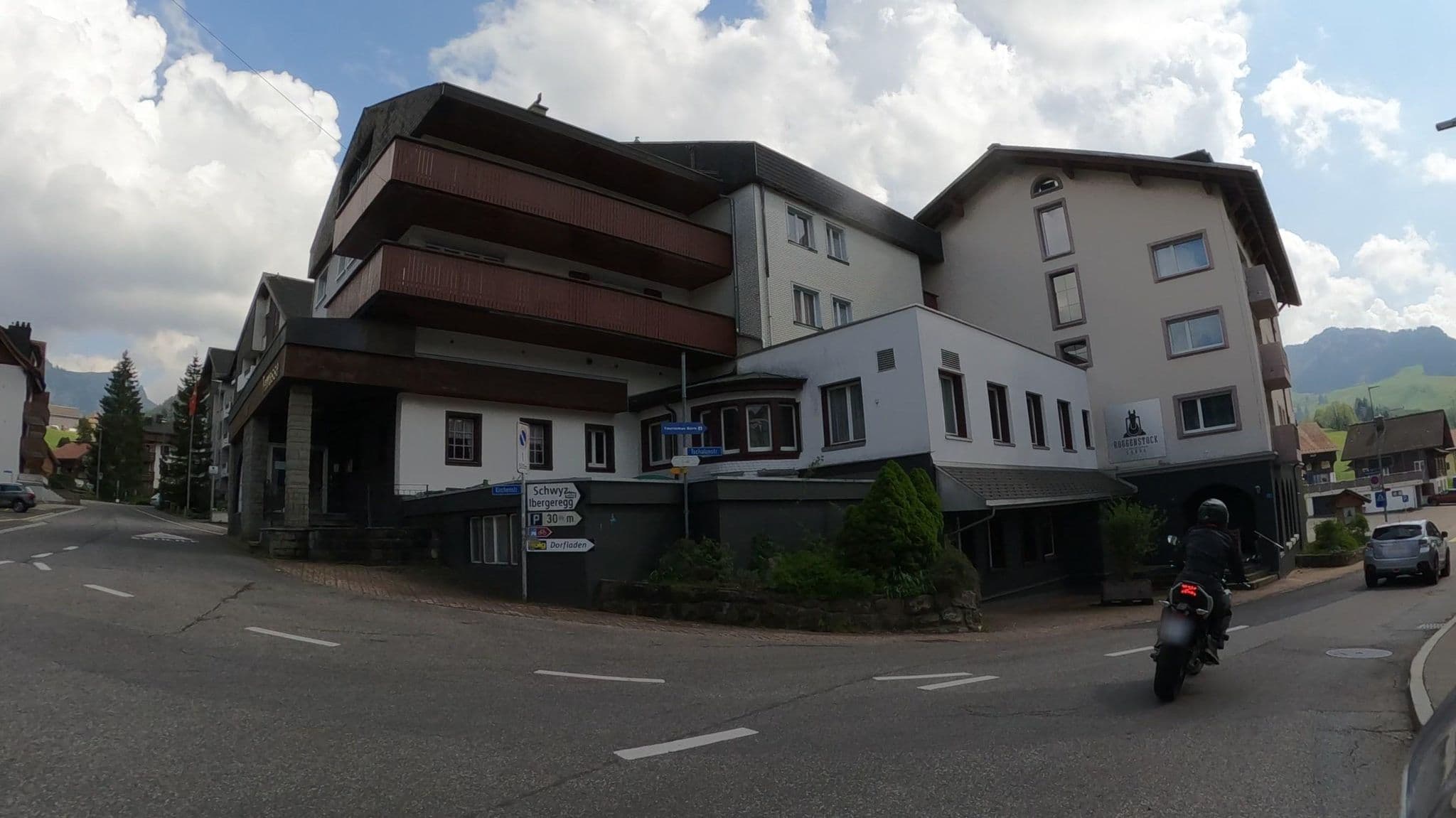 Street view near Posthotel, Unteriberg — © crami (CC BY-SA · Mapillary)