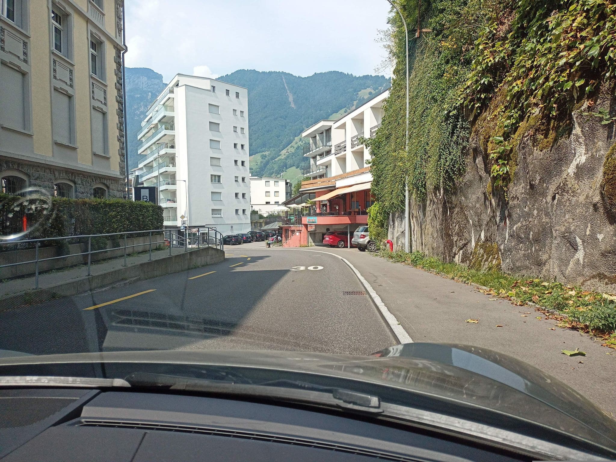 Street view near Seerestaurant Bellevue, Ingenbohl — © xdTAGCLAN (CC BY-SA · Mapillary)
