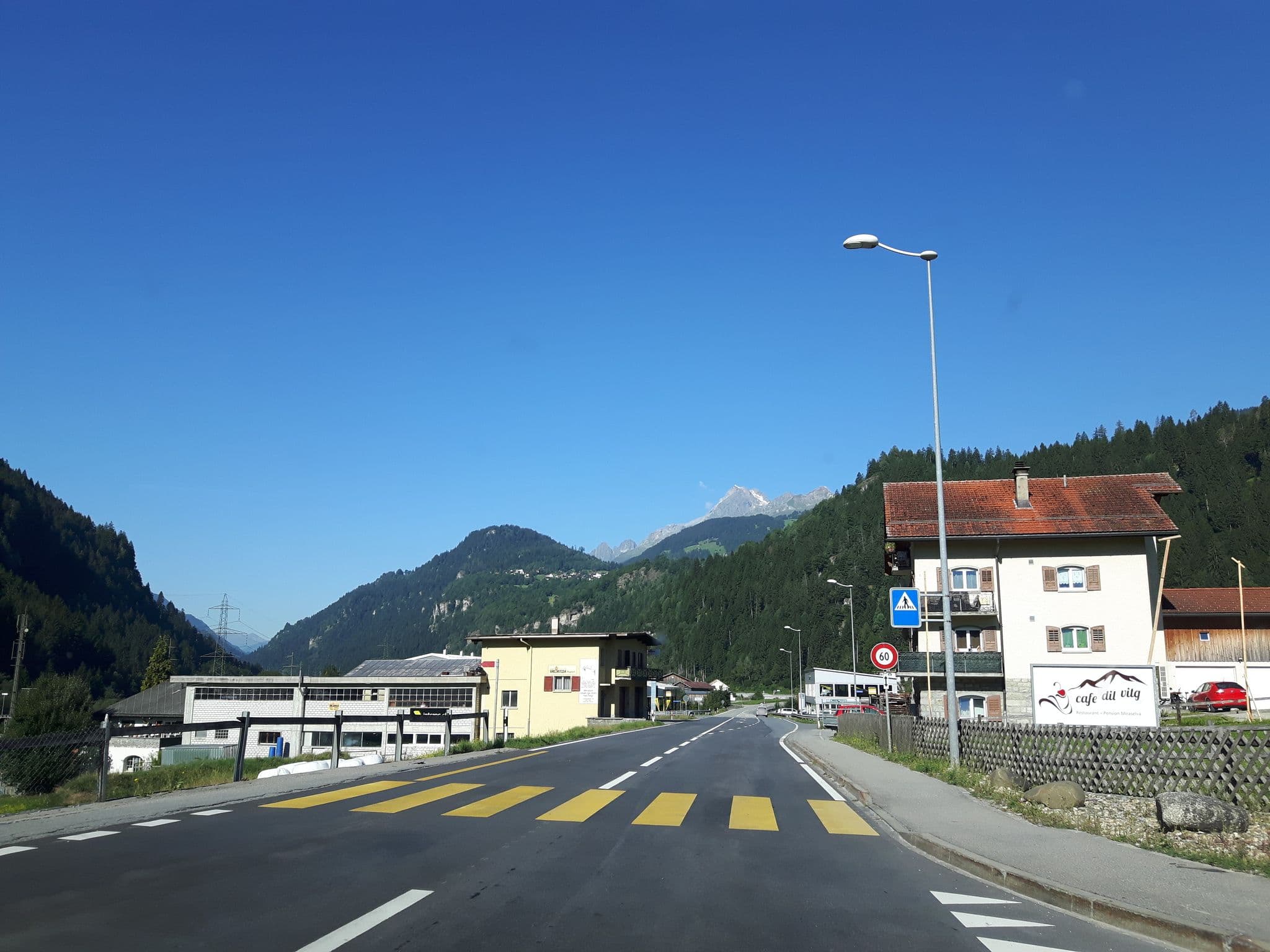 Street view near L'angolo dei Sapori, Ilanz — © endszbrxns (CC BY-SA · Mapillary)