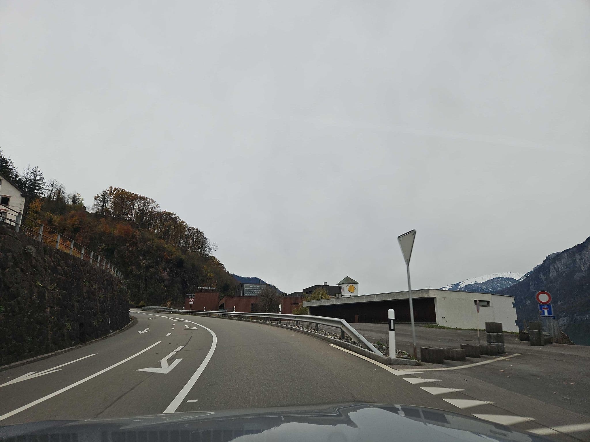 Street view near Klausmann Jngeborg, Hotel Rössli, Quarten — © Yha1 (CC BY-SA · Mapillary)