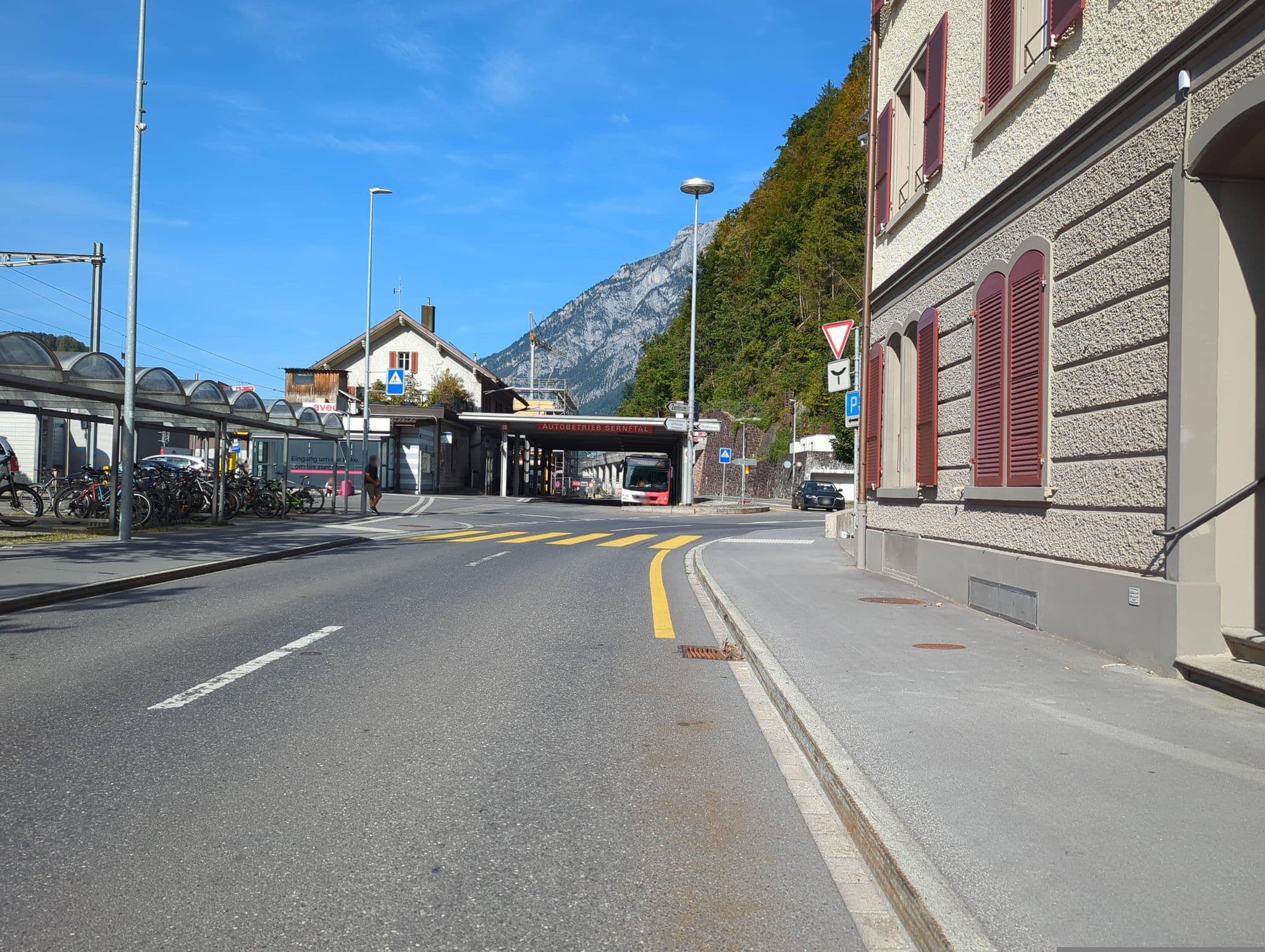 Street view near Hotel Schwanderhof, Schwanden — © attilaolah (CC BY-SA · Mapillary)