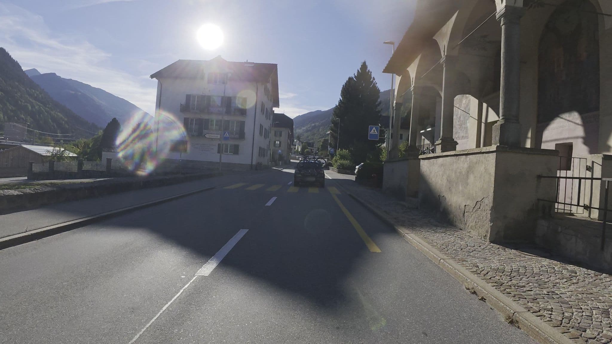Street view near Hotel-Restaurant Dulezi, Trun — © Guzzi_Franze (CC BY-SA · Mapillary)