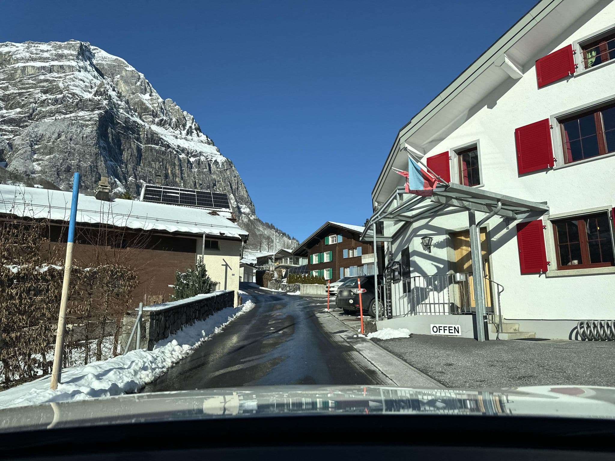 Street view near Hotel Restaurant Unique, Schwanden — © swissmike (CC BY-SA · Mapillary)