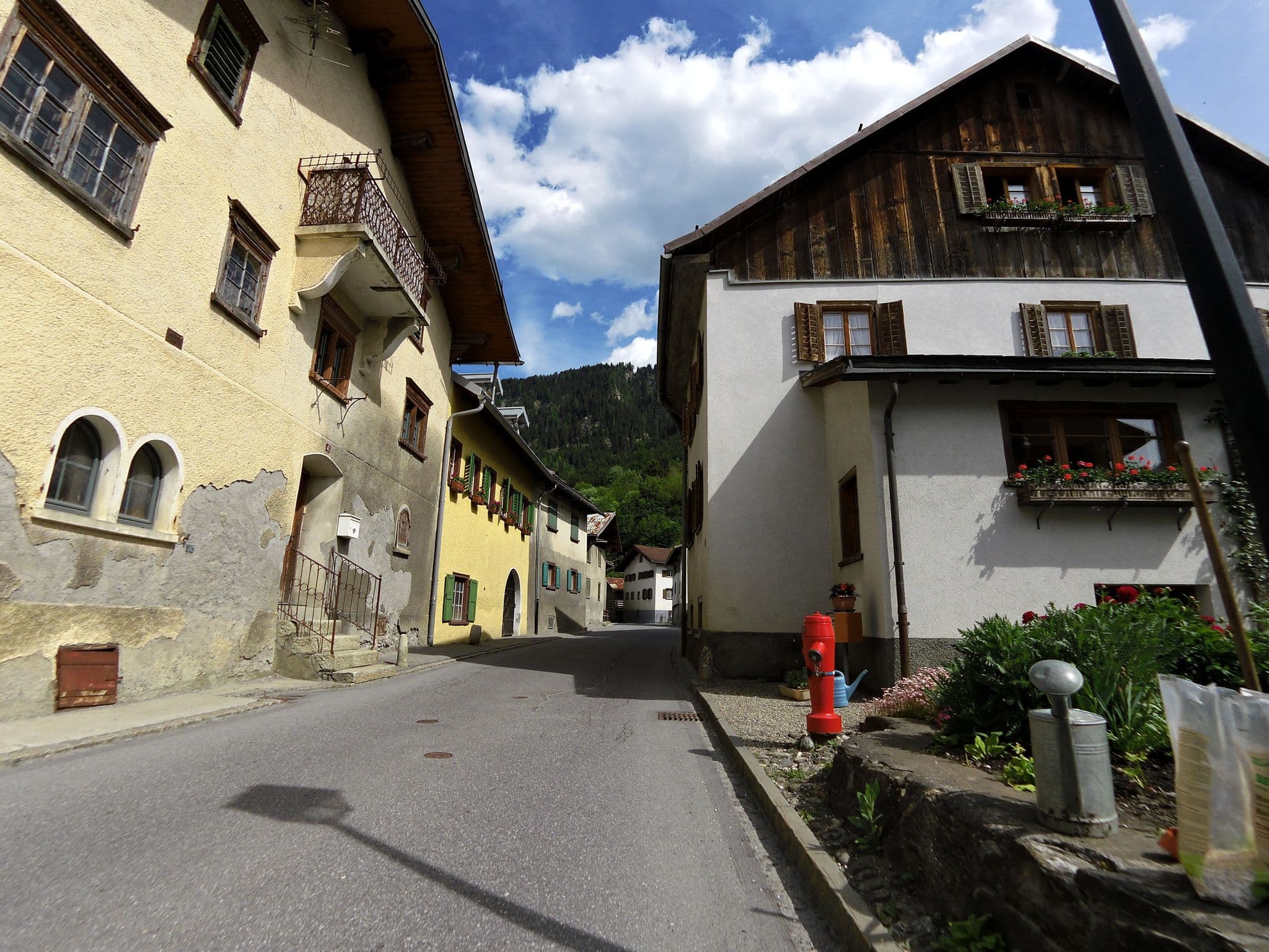 Street view near Historisches Bündnerhaus, Ilanz — © likesopenstreetmap (CC BY-SA · Mapillary)