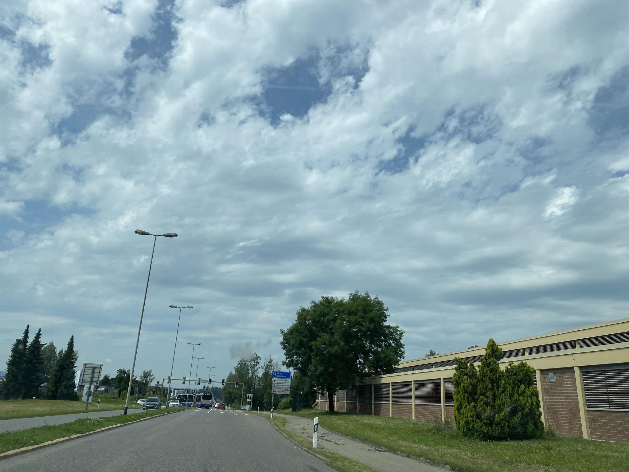 Street view near Personalvorsorgestiftung Walter Reist, Hinwil — © Geomapper (CC BY-SA · Mapillary)
