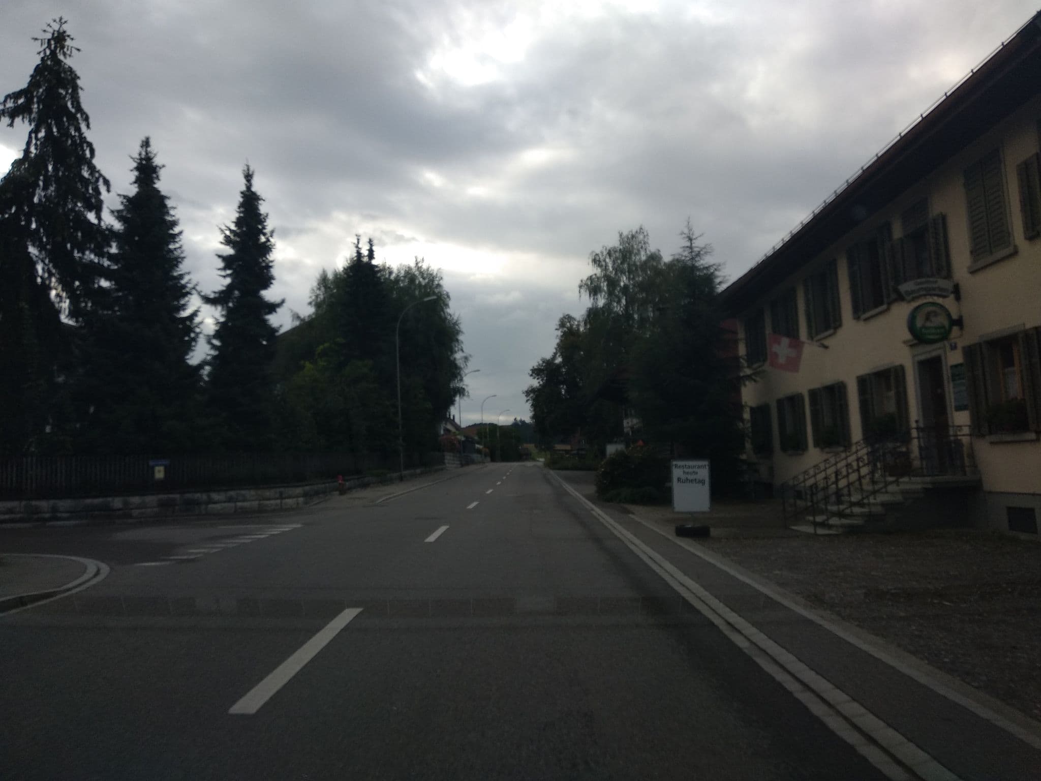 Street view near Hotel-Restaurant Baumgarten, Uhwiesen — © canadarunner (CC BY-SA · Mapillary)