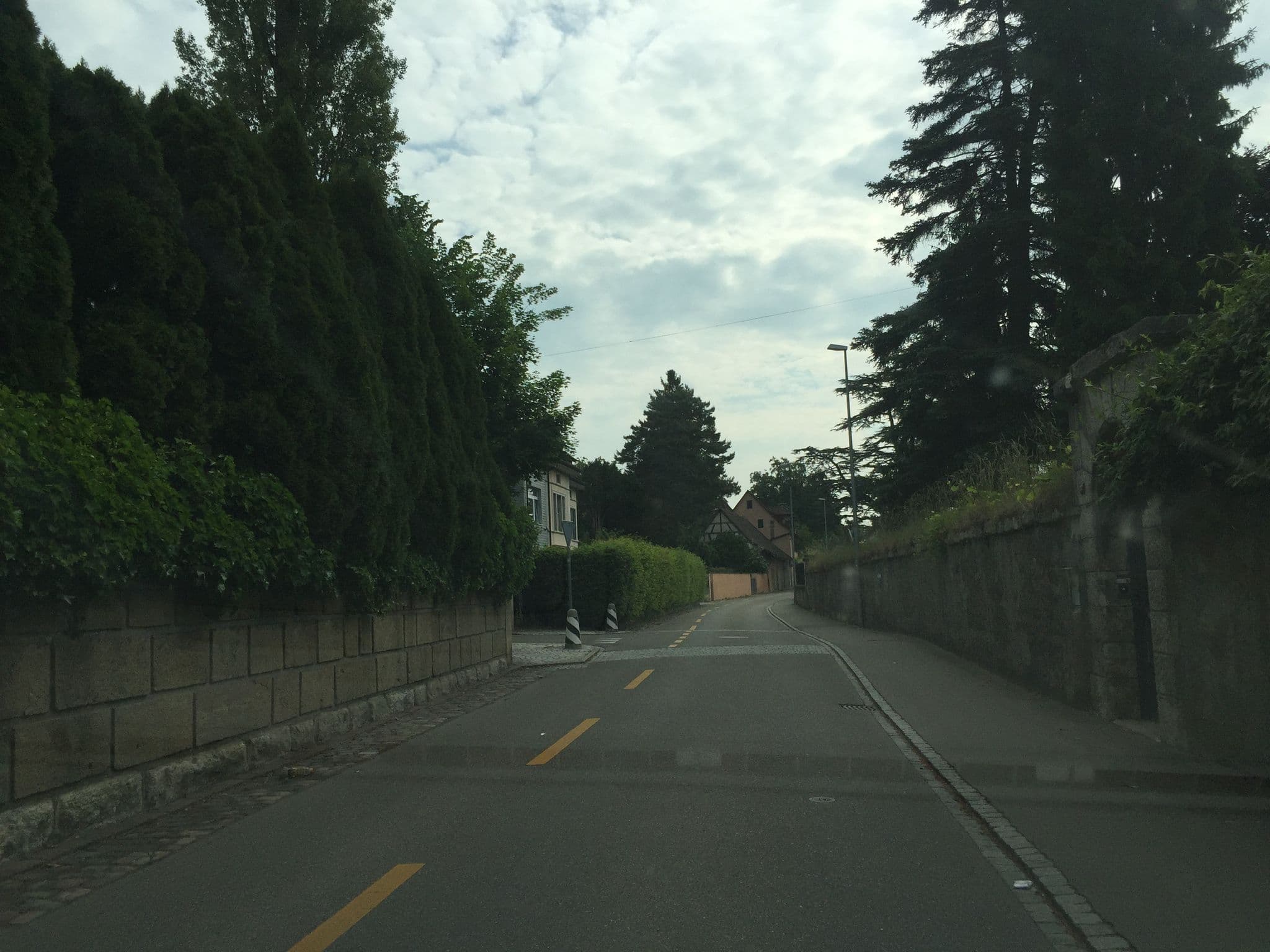 Street view near B & B Bed and Breakfast M. Küng, Schaffhausen — © canadarunner (CC BY-SA · Mapillary)
