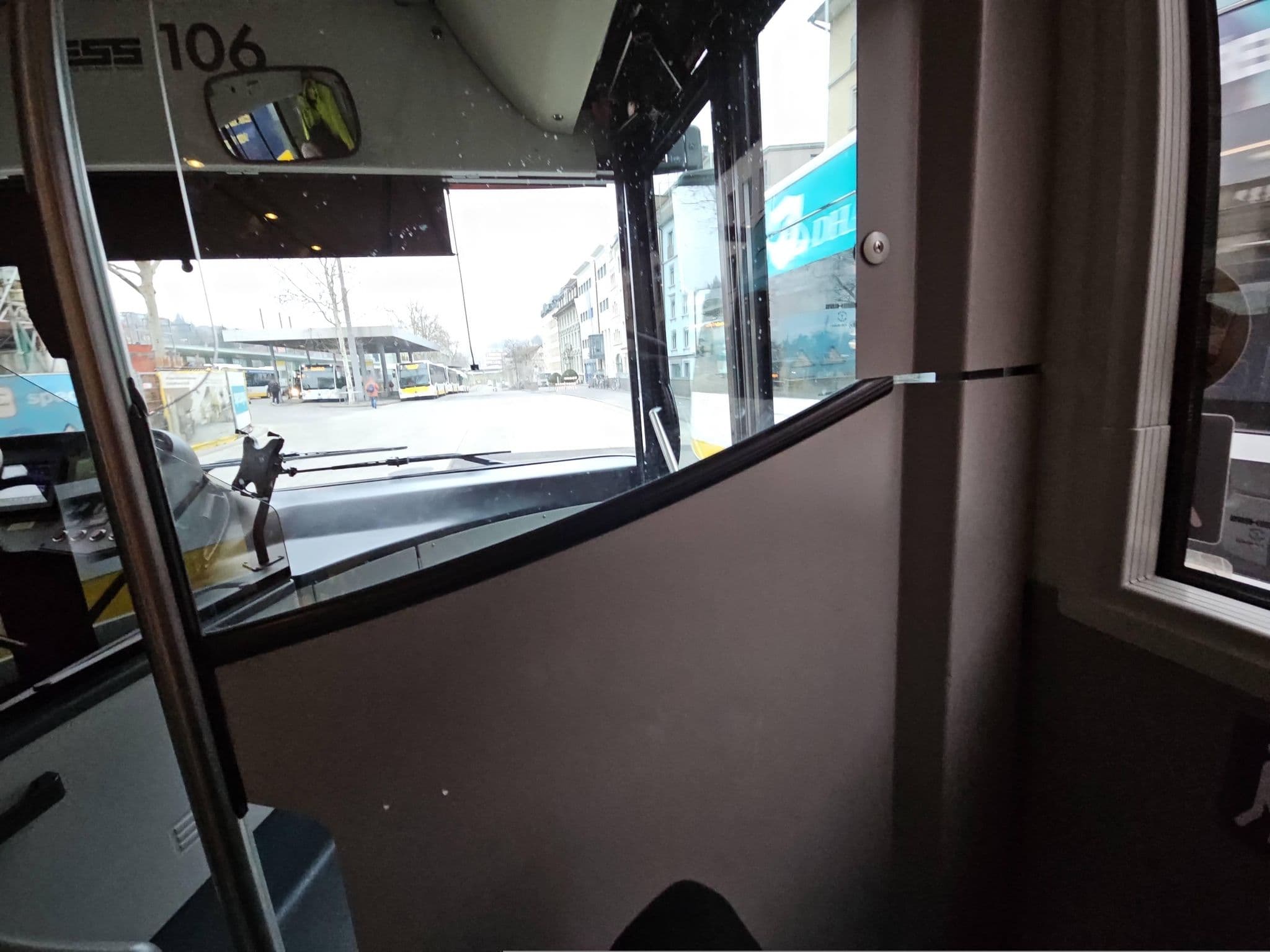 Street view near BEST WESTERN PLUS Hotel Bahnhof, Schaffhausen — © rbircher (CC BY-SA · Mapillary)