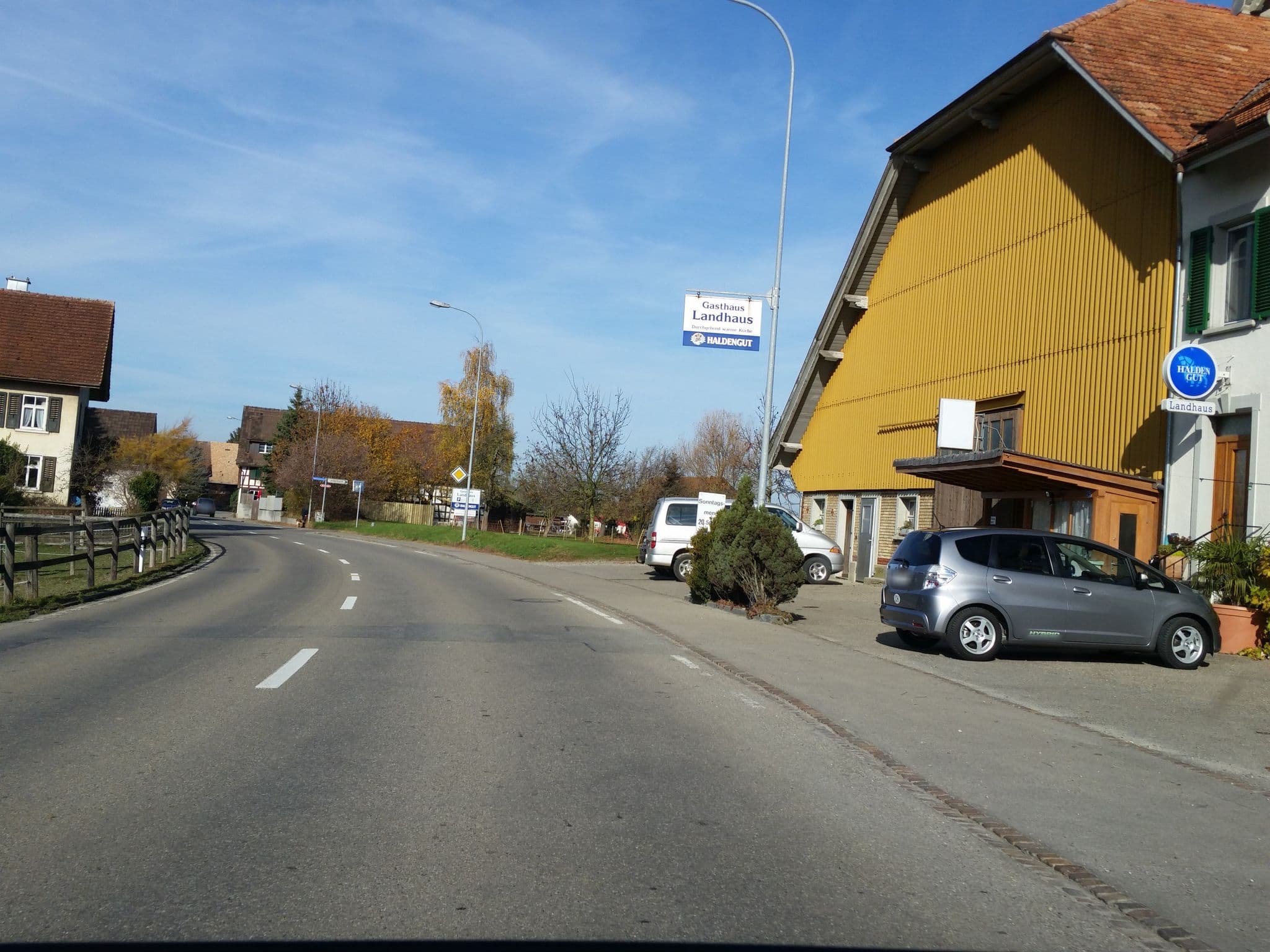 Street view near Rolf Bissegger, Altnau — © himmelbuerger (CC BY-SA · Mapillary)