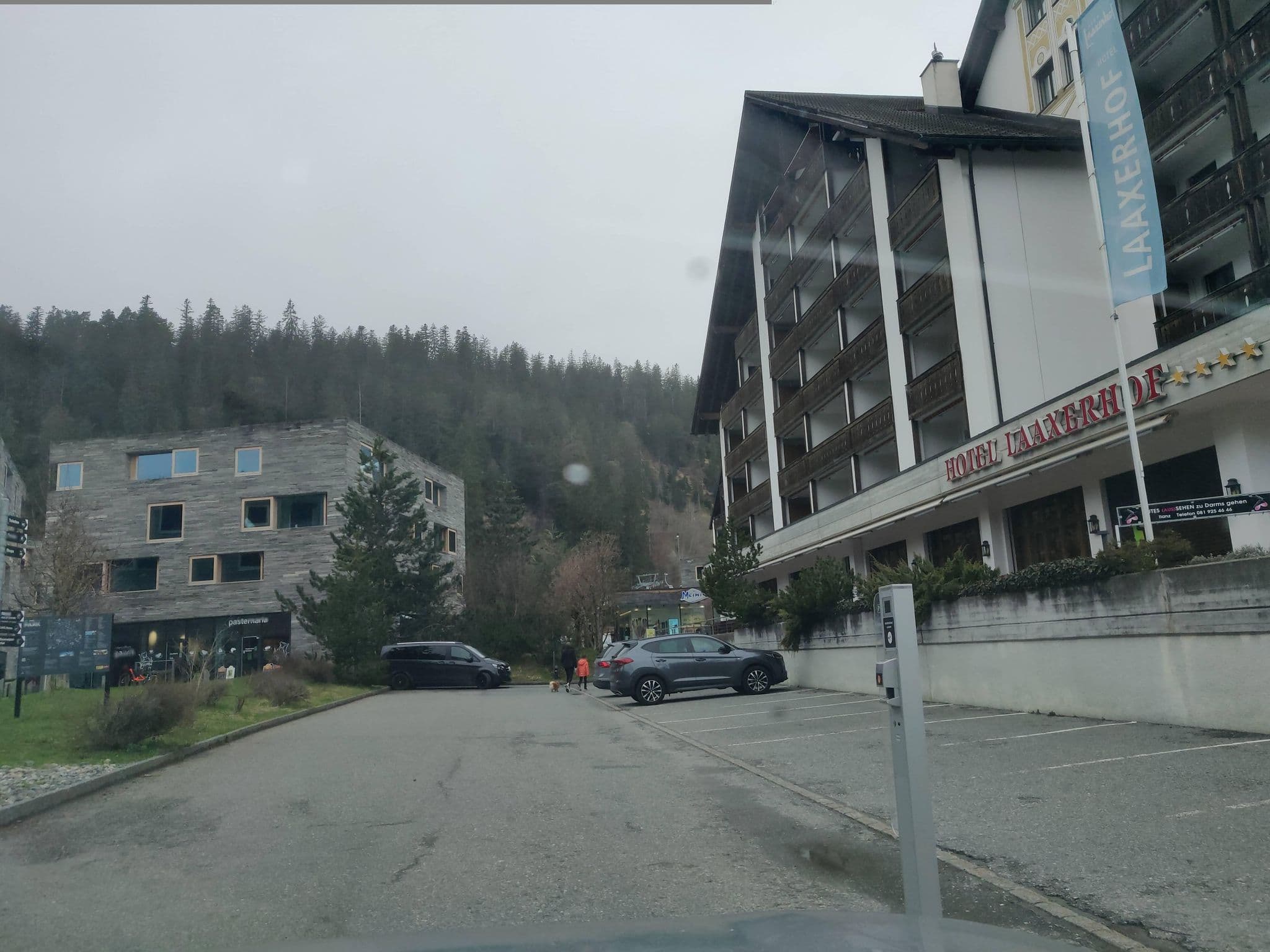 Street view near Hotel Laaxerhof Laax, Laax — © Yha1 (CC BY-SA · Mapillary)