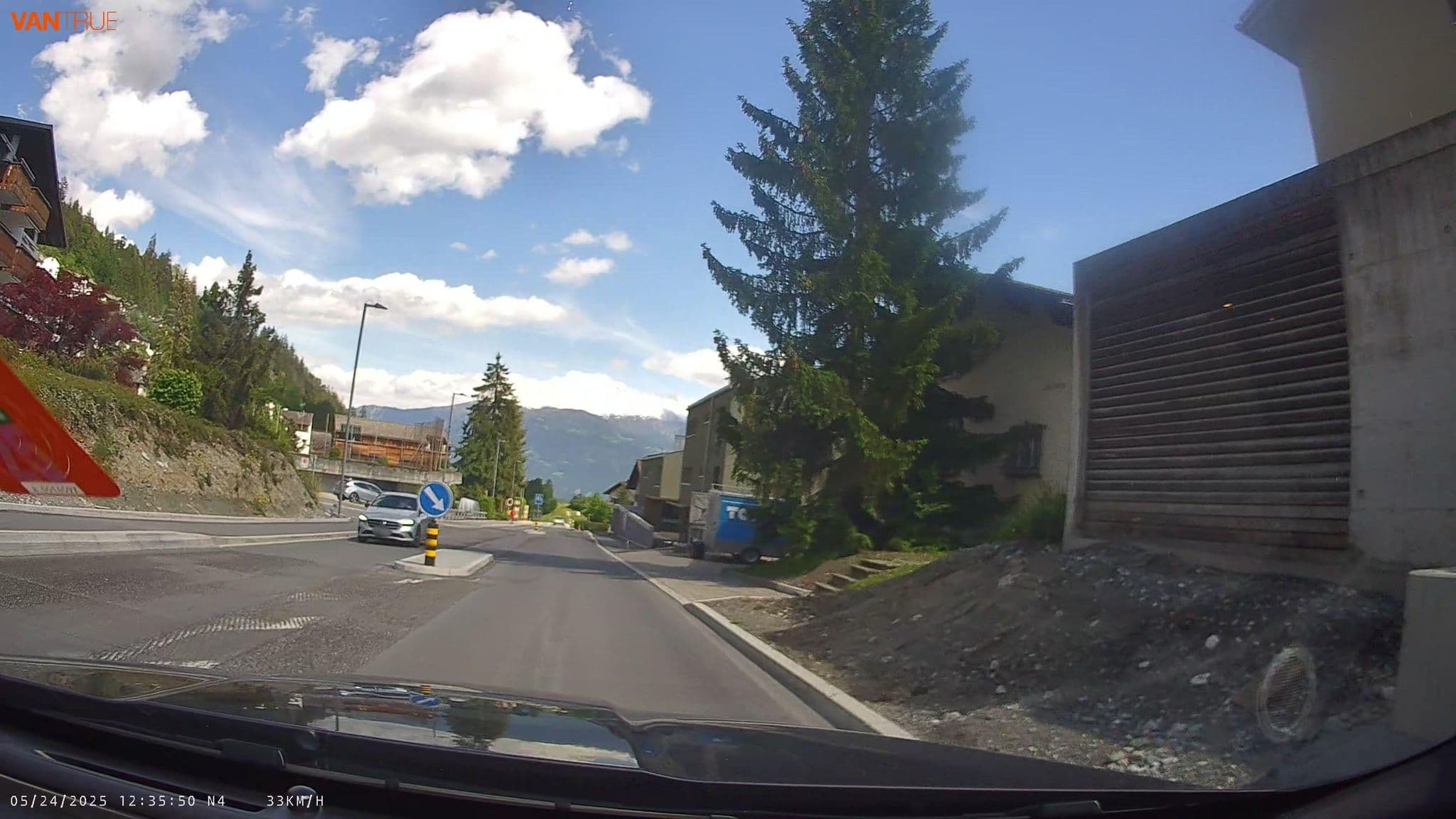 Street view near Fewo.ch Ferienwohnungen online buchen, Flims — © fcignat (CC BY-SA · Mapillary)