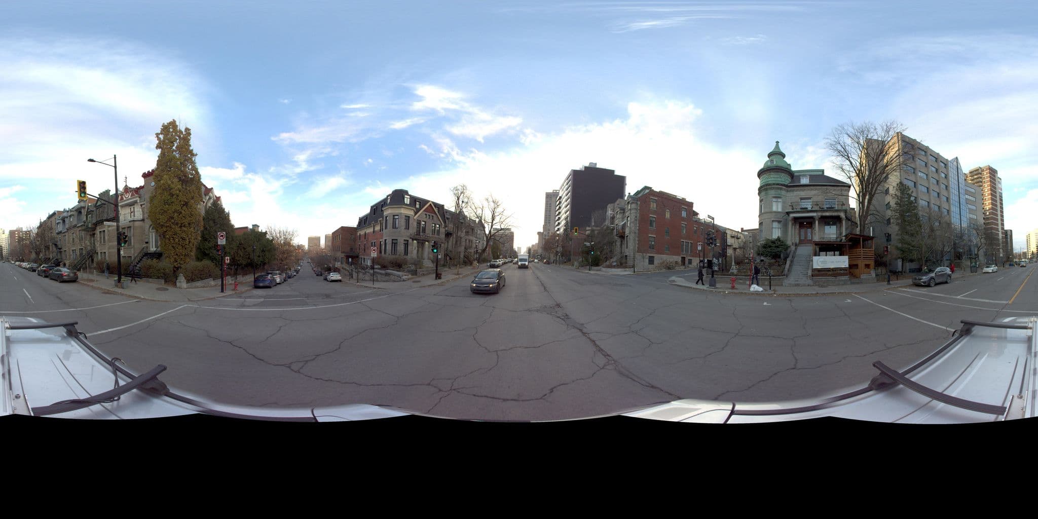 Street view near Hôtel De Paris, Milton-Parc — © VdM (CC BY-SA · Mapillary)