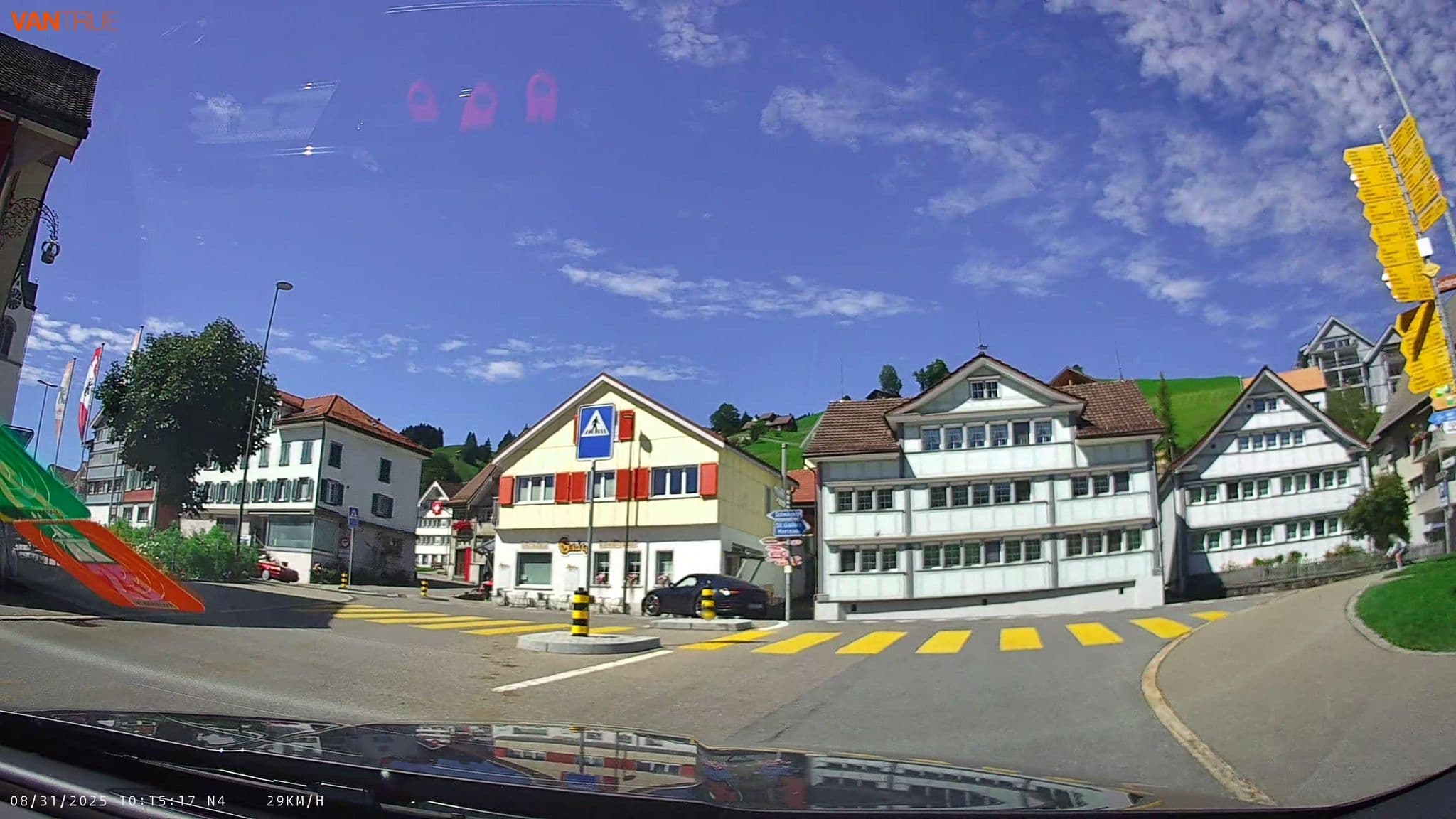 Street view near Höhener Walter Hotel Krone, Urnäsch — © fcignat (CC BY-SA · Mapillary)